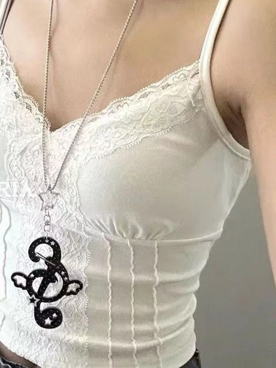 Yurak va xochli gotik marjon, Y2K uslubidagi choker va osma bezak