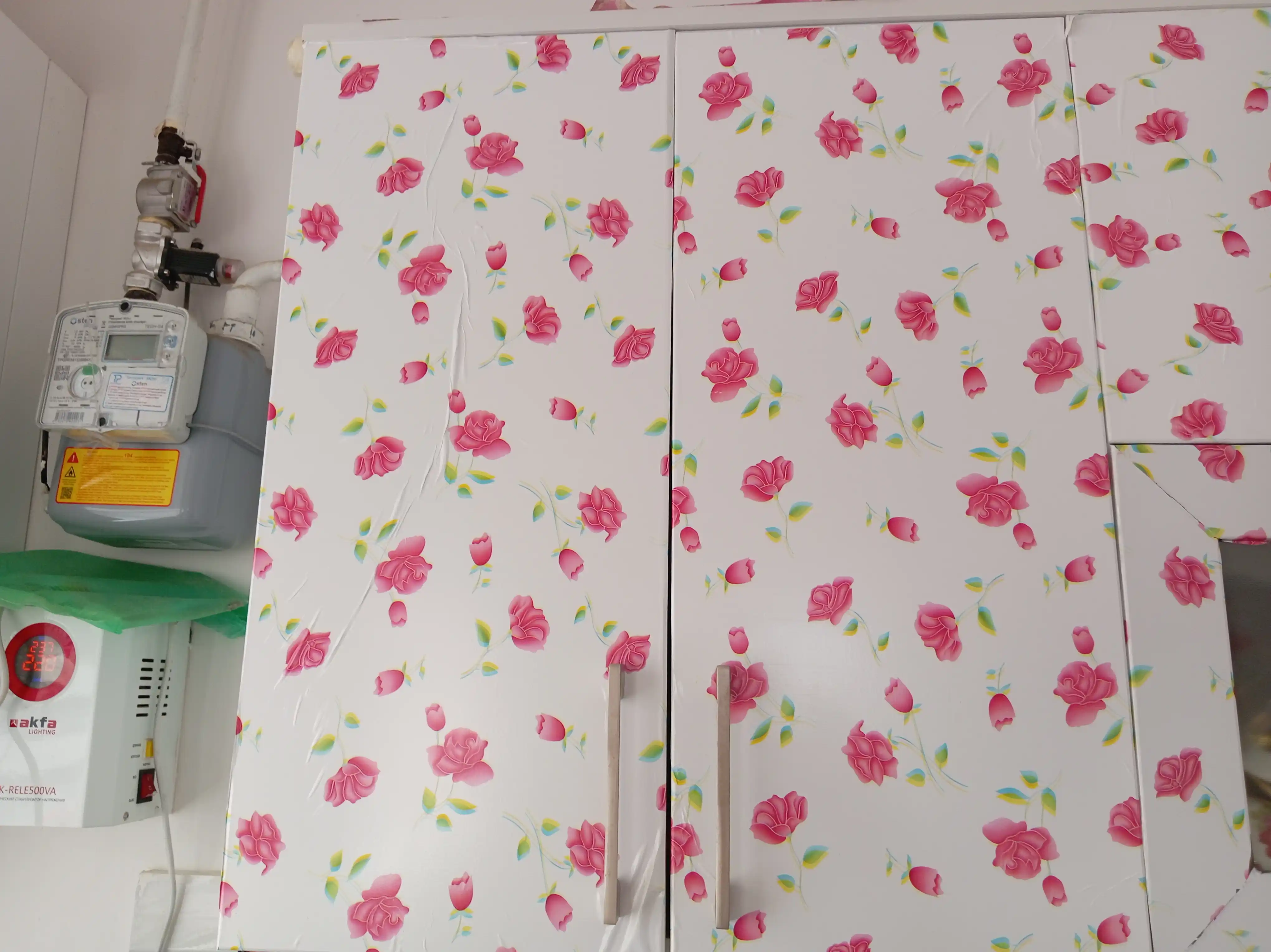 Mebel va devorlar uchun o‘zi yopishadigan plyonka, 45 sm x 5 m o‘lchamli plyonka