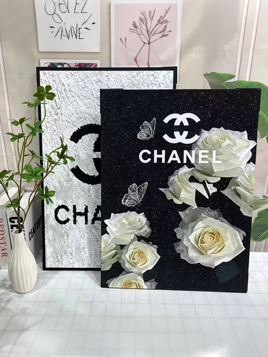 Люксовая картина в стиле Chanel, настольный декор - 
