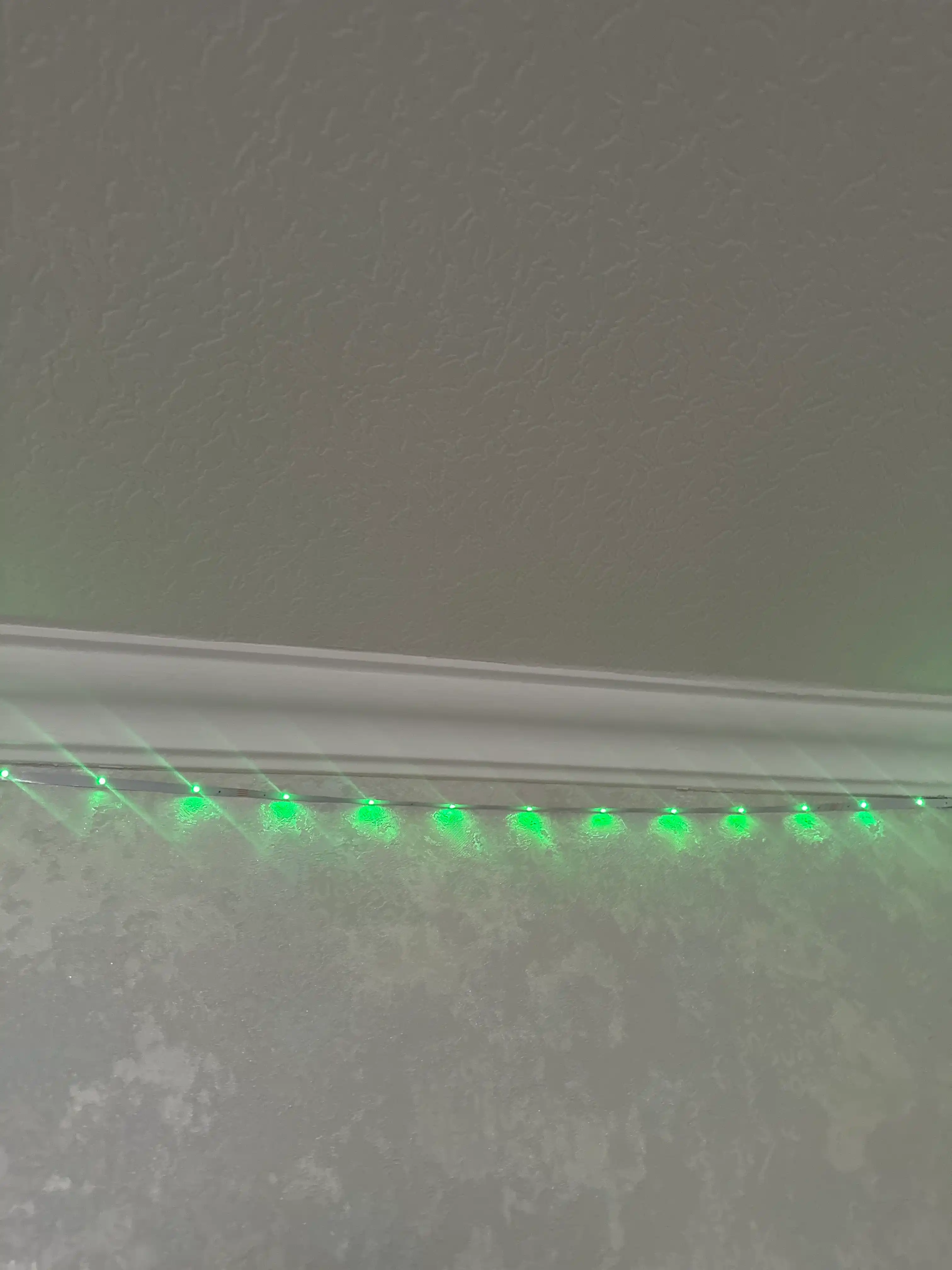 RGB LED yoritgichli lenta ko'p rangli, 30 m pult bilan birga