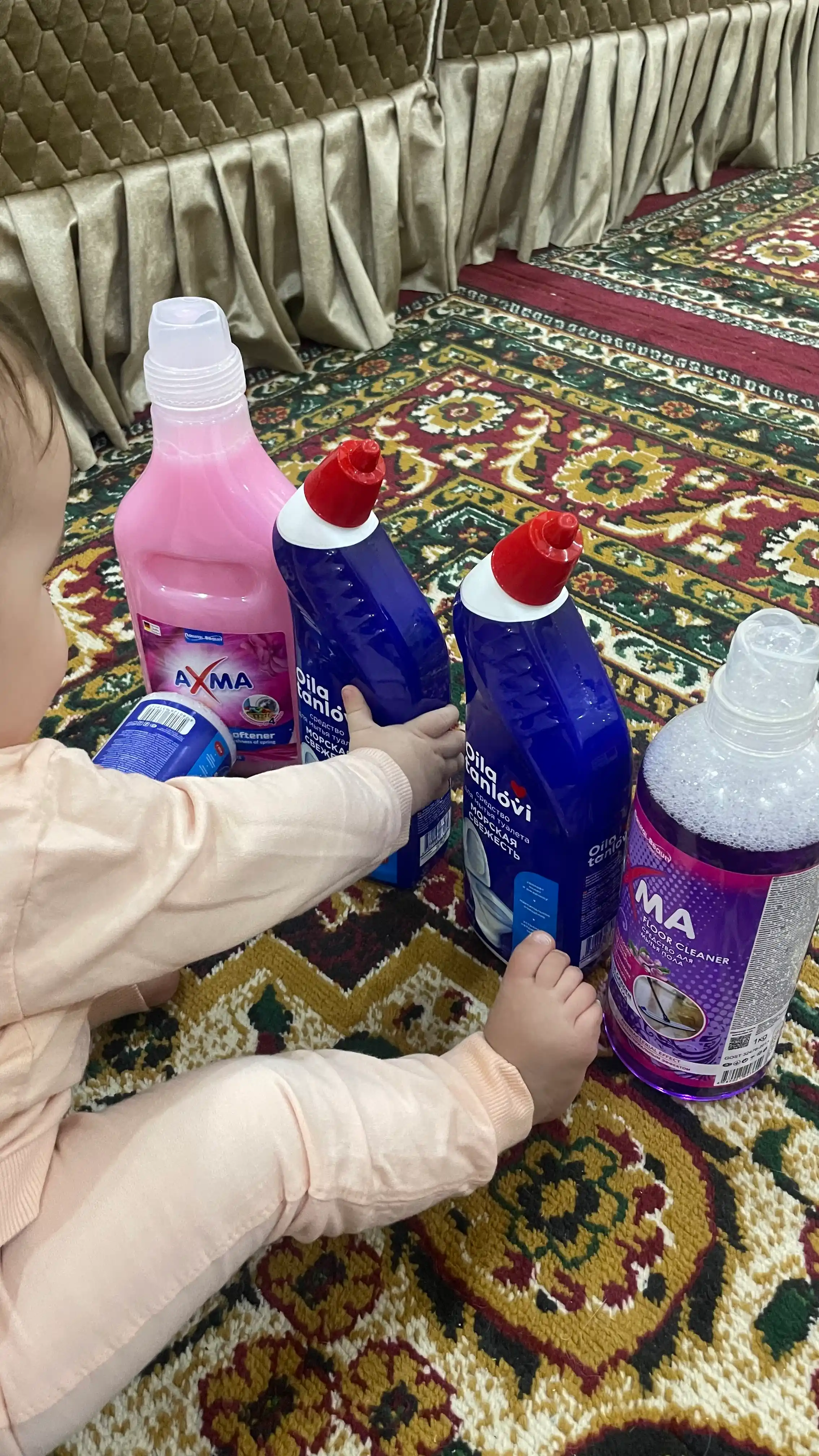 Кондиционер для белья AXMA, Свежесть весны 1,5 литр