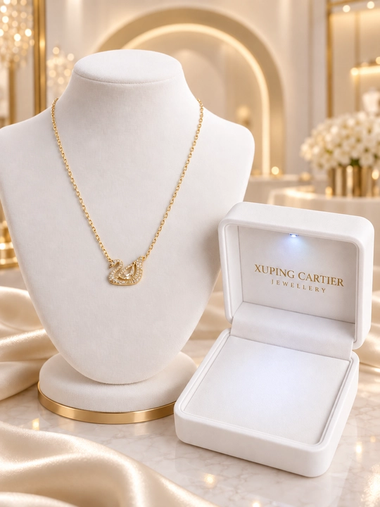 Ayollar zanjiri - oqqush shaklidagi marjon, SWAROVSKI kristallari bilan bezatilgan