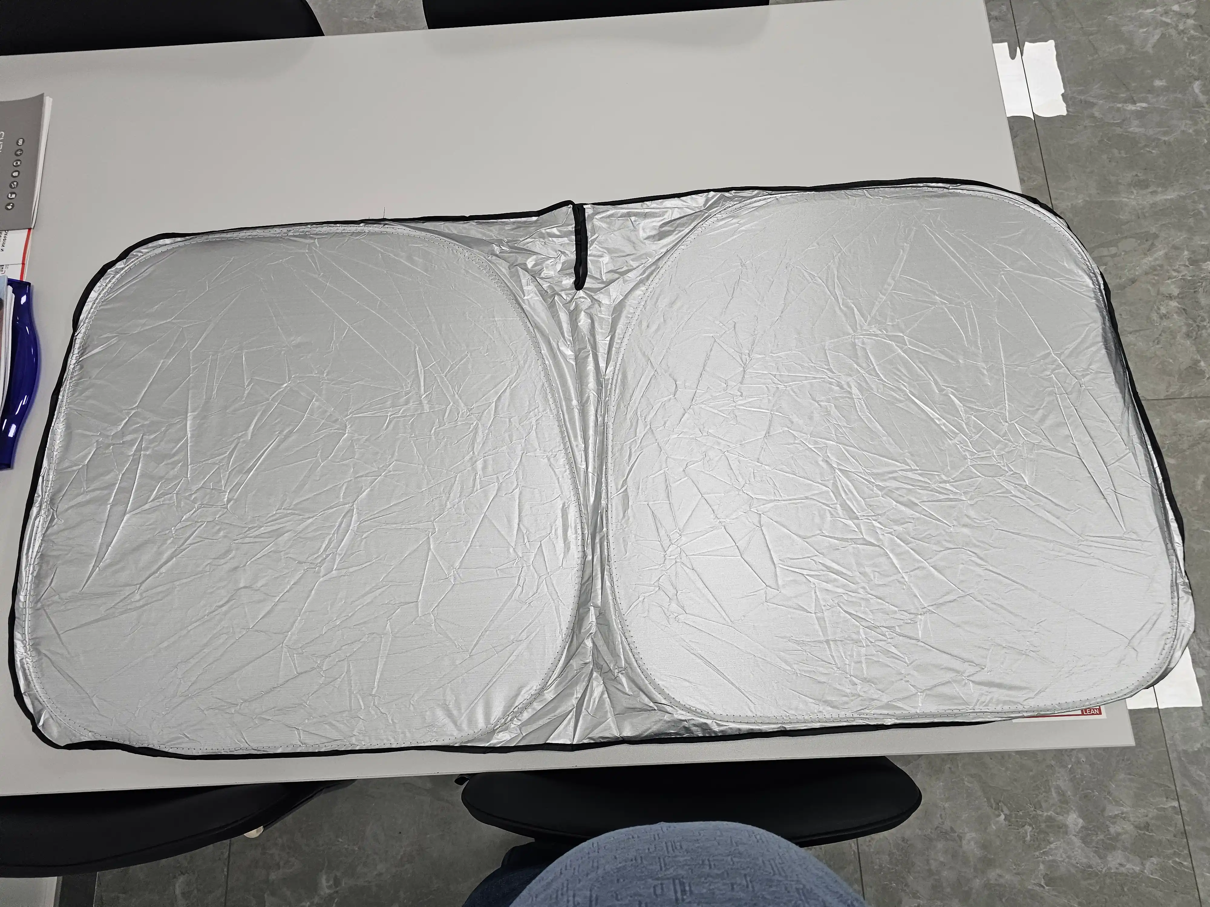 Quyoshdan himoyalovchi avtomobil old oynasi uchun parda 145×80 sm, avto aksessuarlar