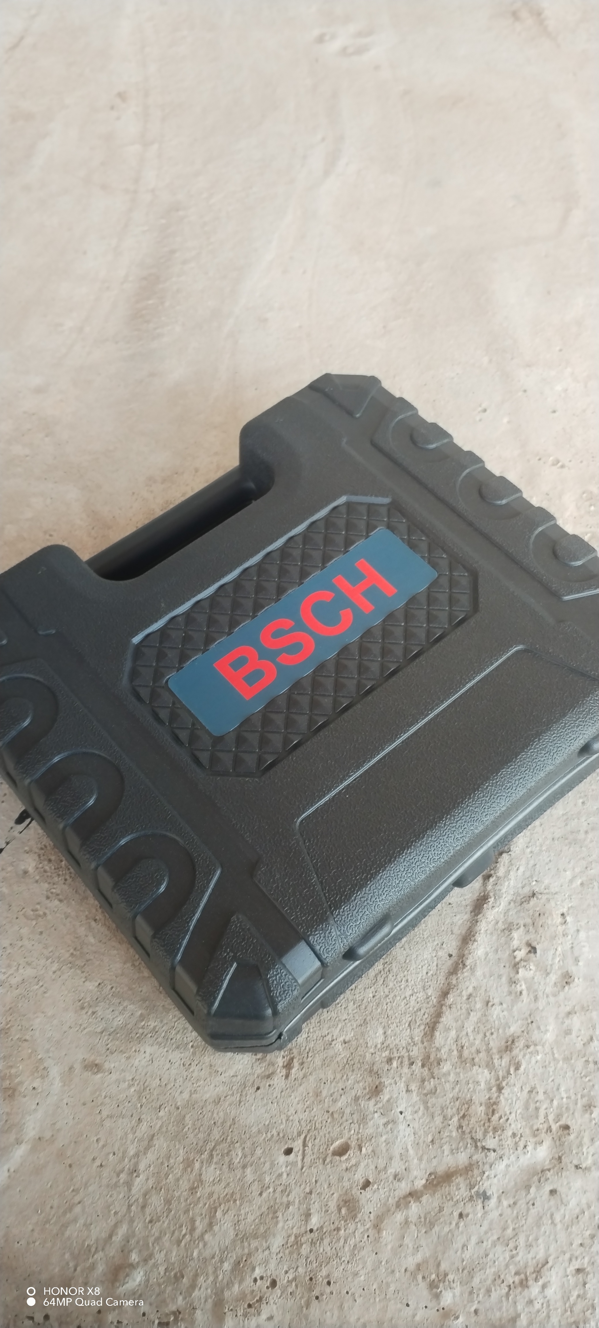 Akkumulyatorli buragich 18V Brushless, 2 ta AKB va zaryadlovchi, quti