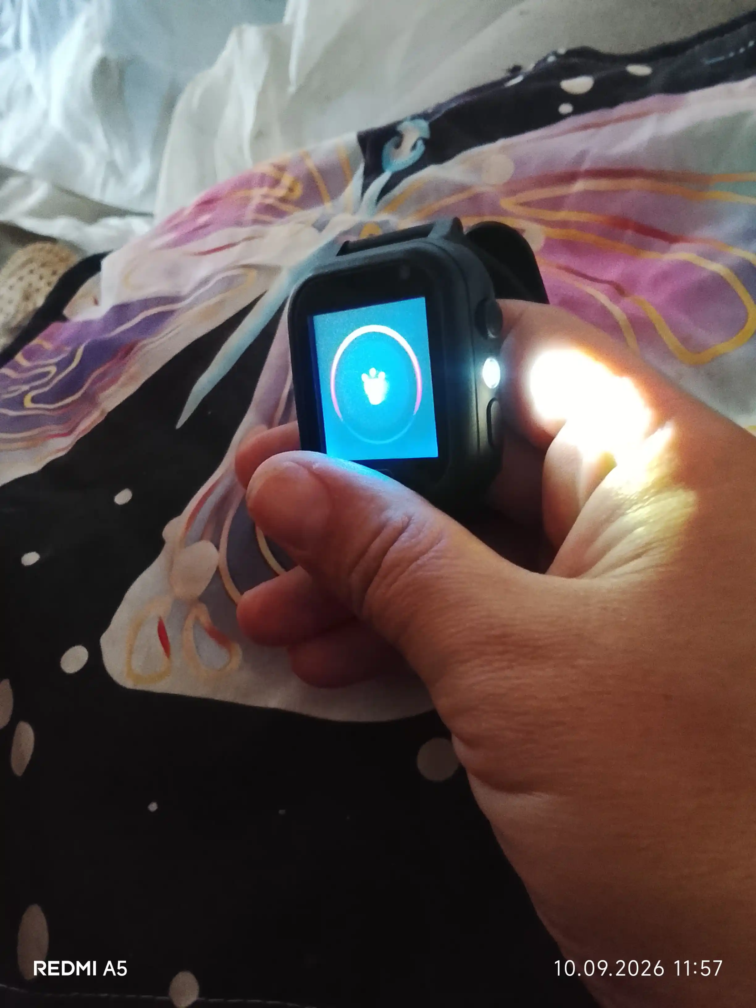 Bolalar smart soati, SIM kartada ishlaydi, ilova orqali masofadan boshqarish