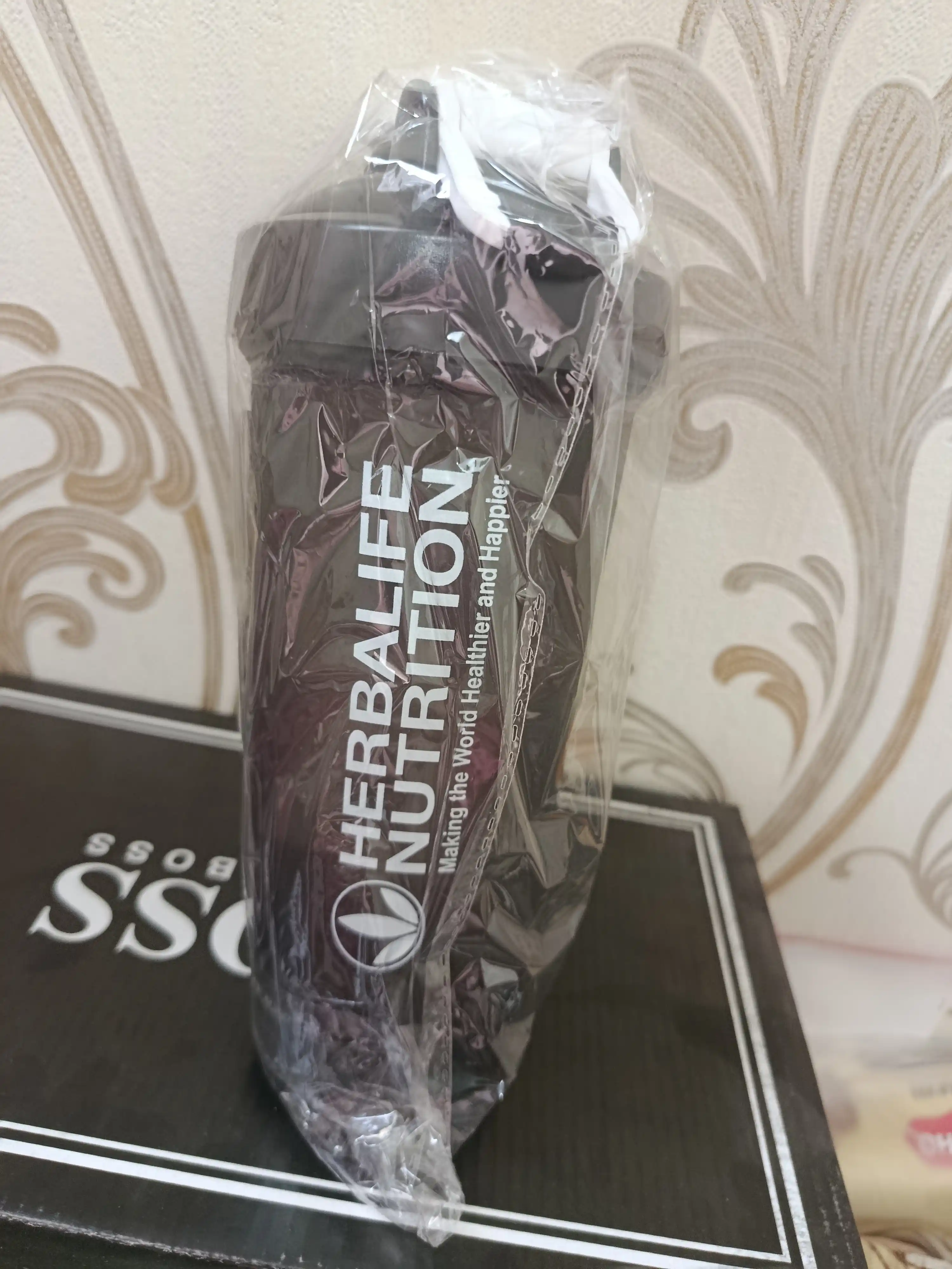 Shaker 600 ml — sport va kundalik foydalanish uchun qulay butilka  HERBALIFE