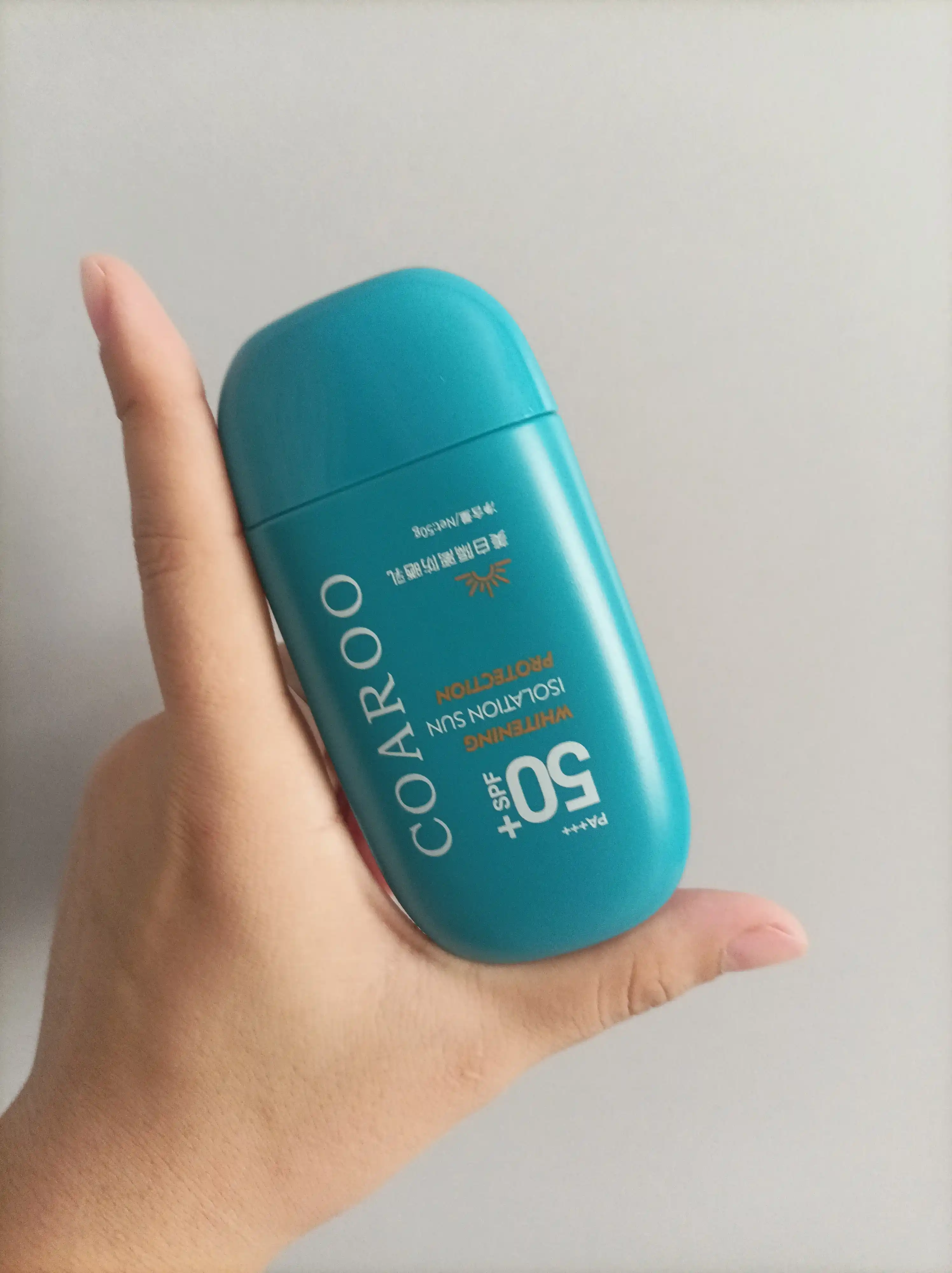 Yuz uchun SPF 50 namlantiruvchi quyoshdan himoyalovchi krem
