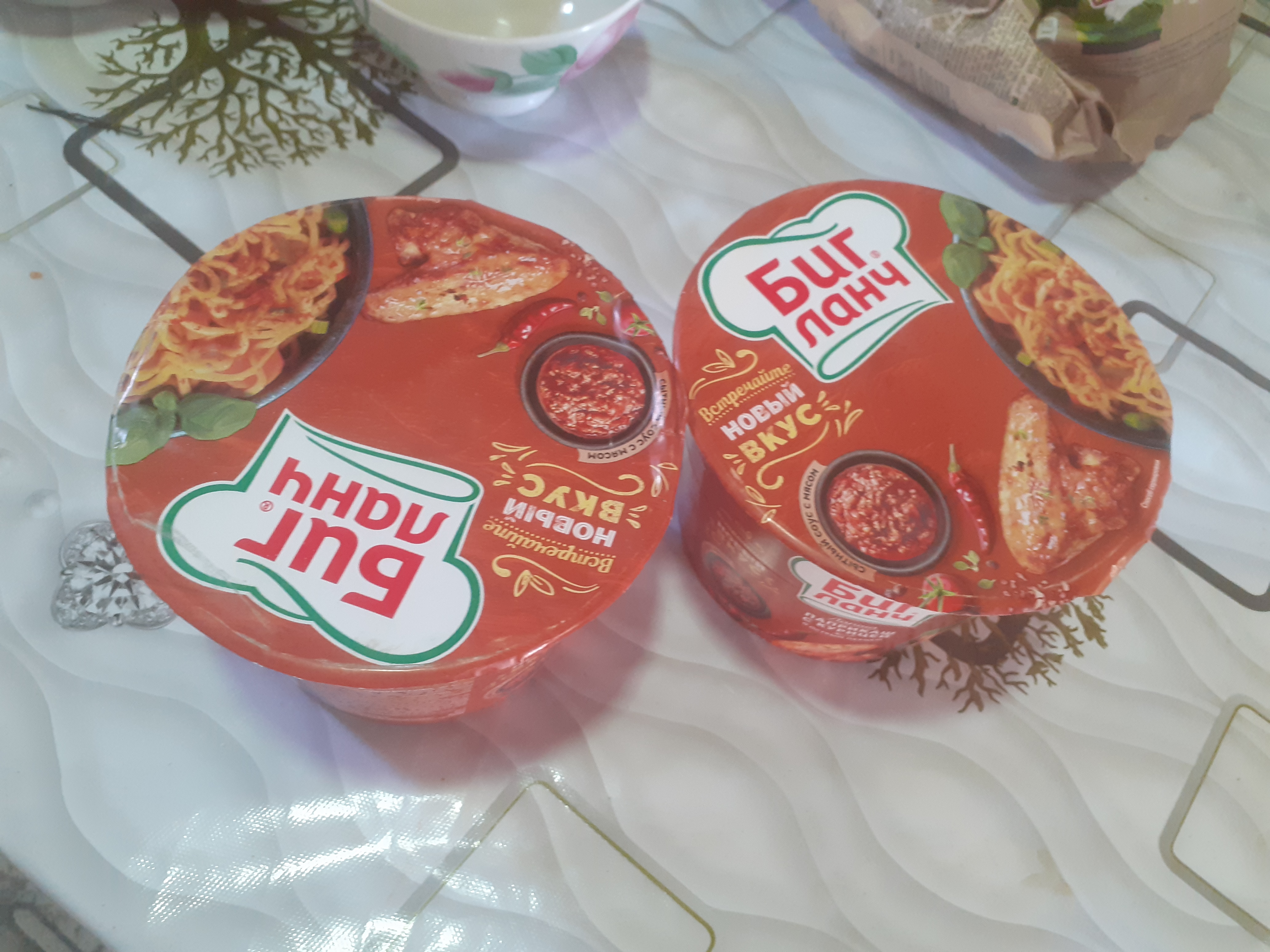 Биг Ланч лапша быстрого приготовления Паприкаш с курицей и острым перцем 90 г **