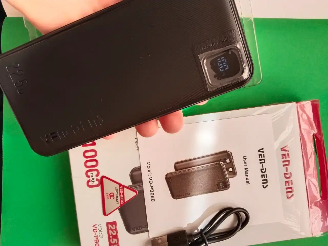 Power Bank 20000mA 22W tezkor quvvat bilan tashqi akkumulyatori +2 kabel bilan