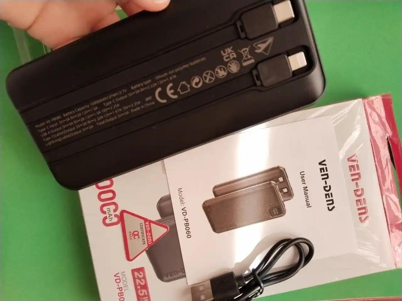 Power Bank 20000mA 22W tezkor quvvat bilan tashqi akkumulyatori +2 kabel bilan