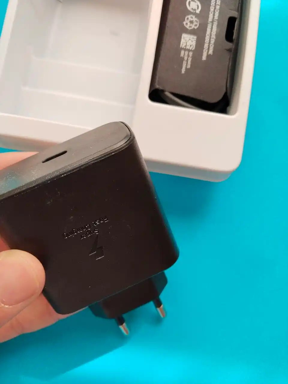 Samsung 45W PD Adapter – мощное и безопасное зарядное устройство