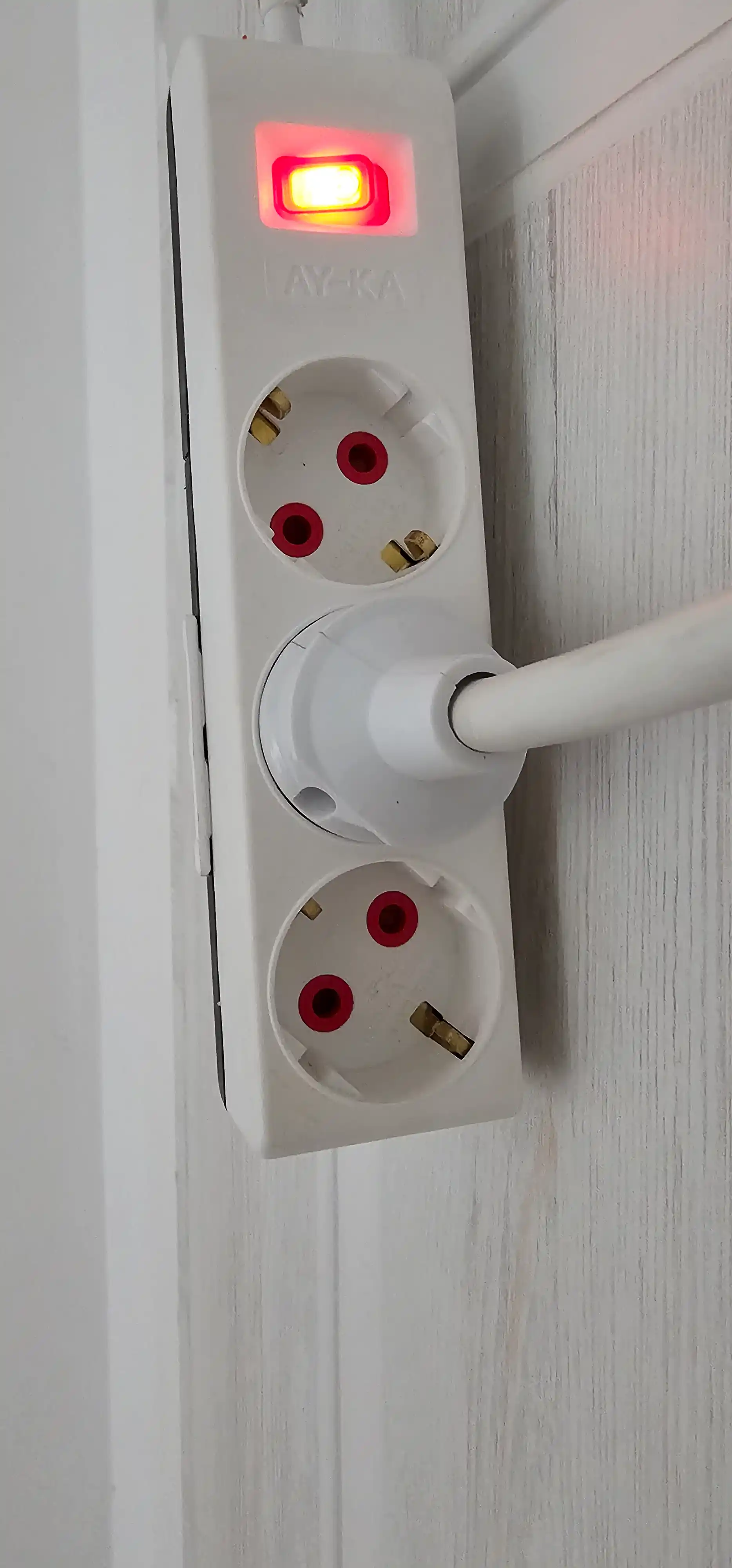 AY-KA elektr uzaytirgich, 10A/16A, ON/OFF tugmali/tugmasiz, yerga ulagichli/ulagichsiz