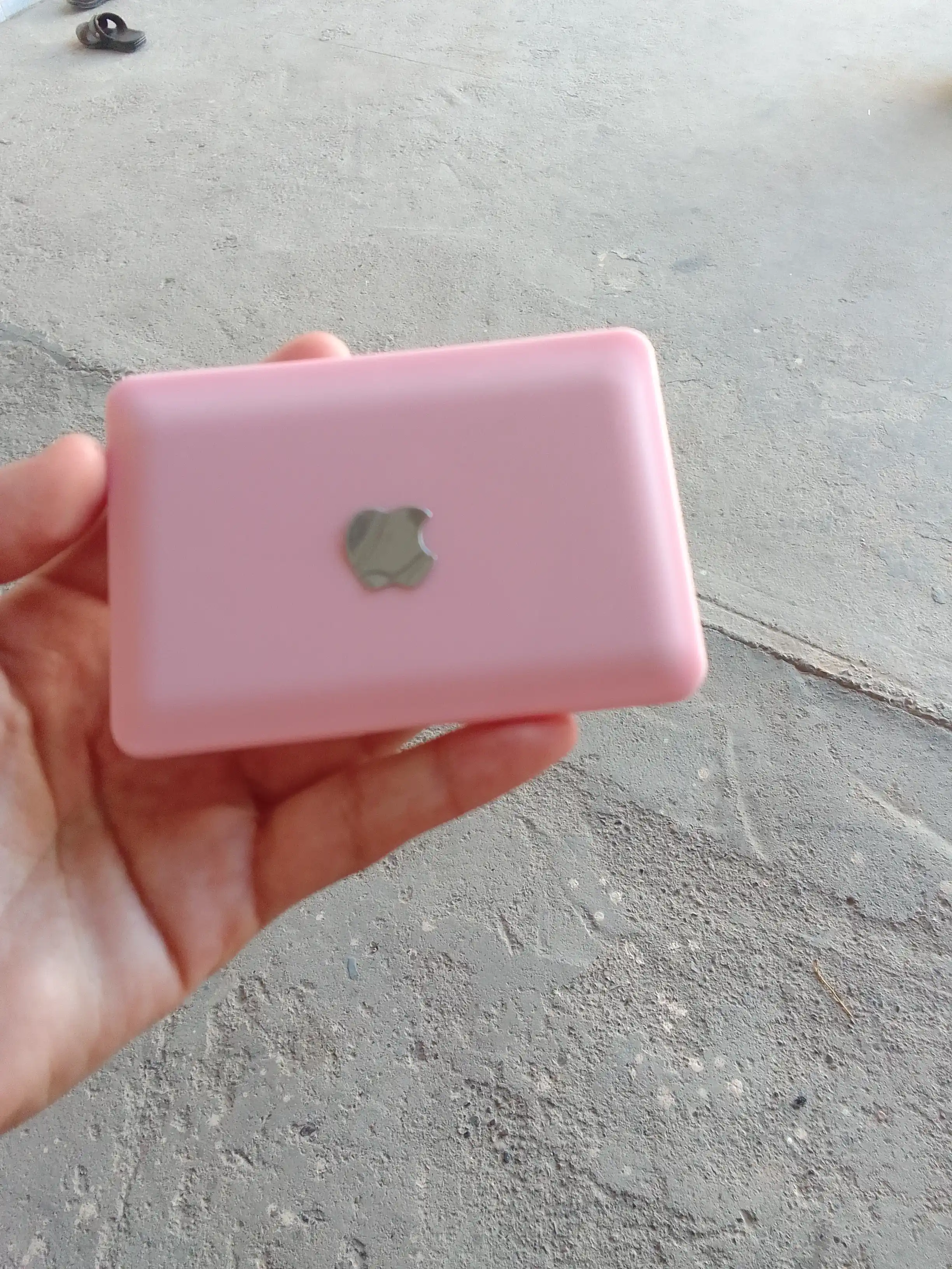 Зеркало компьютер MacBook, компактное карманное зеркальце для макияжа в ноутбуке