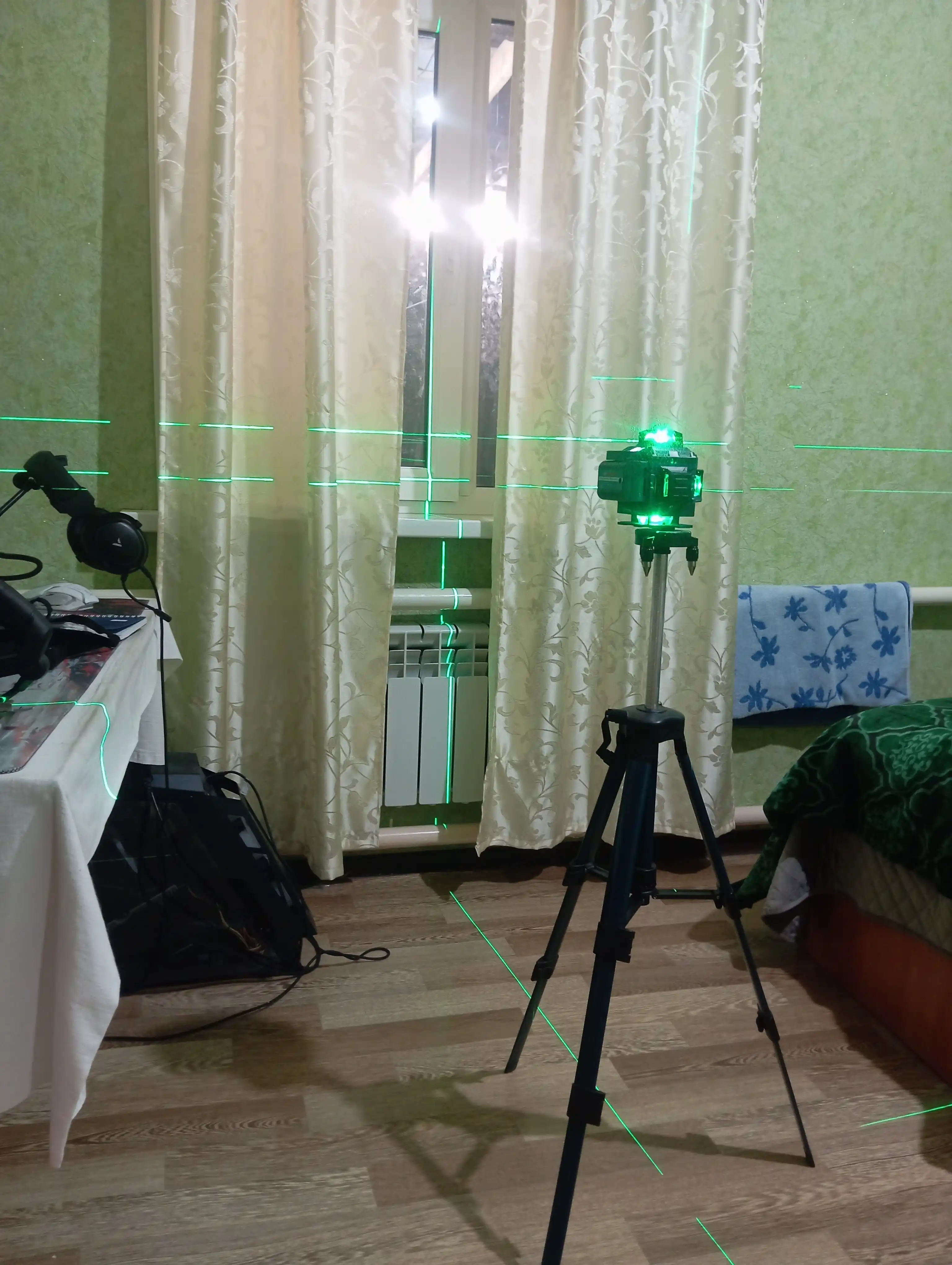 Lazer darajasi 4D-16 / 4 * 360, 1.6 metr shtativ