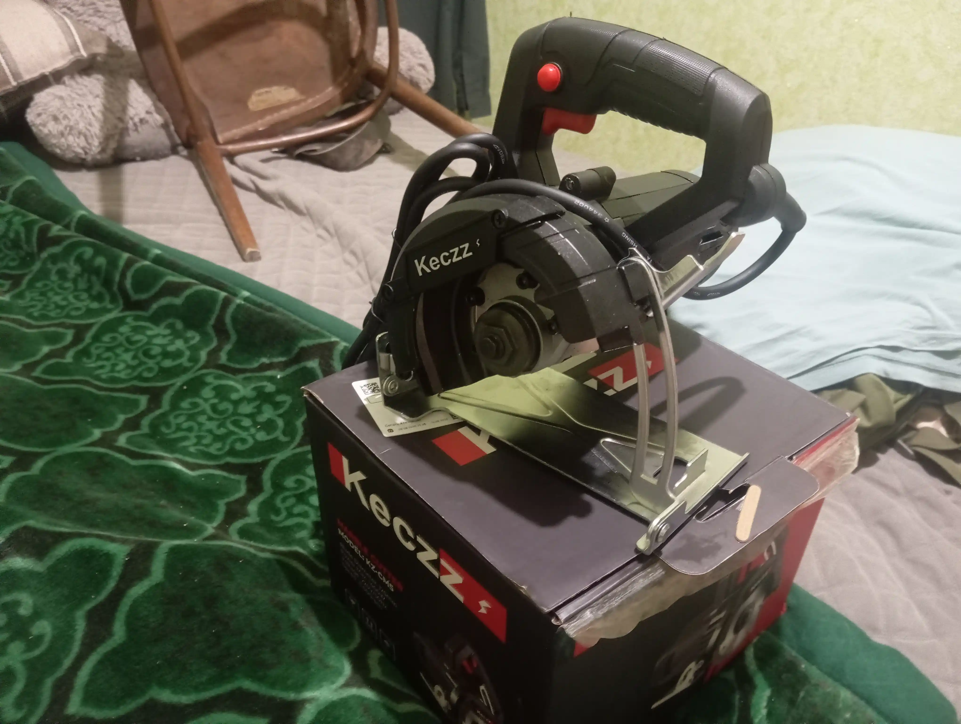 Keczz KZ-CM5, 1400 Vt, 125 mm diskli sirkulyar arra (tosh kesuvchi)