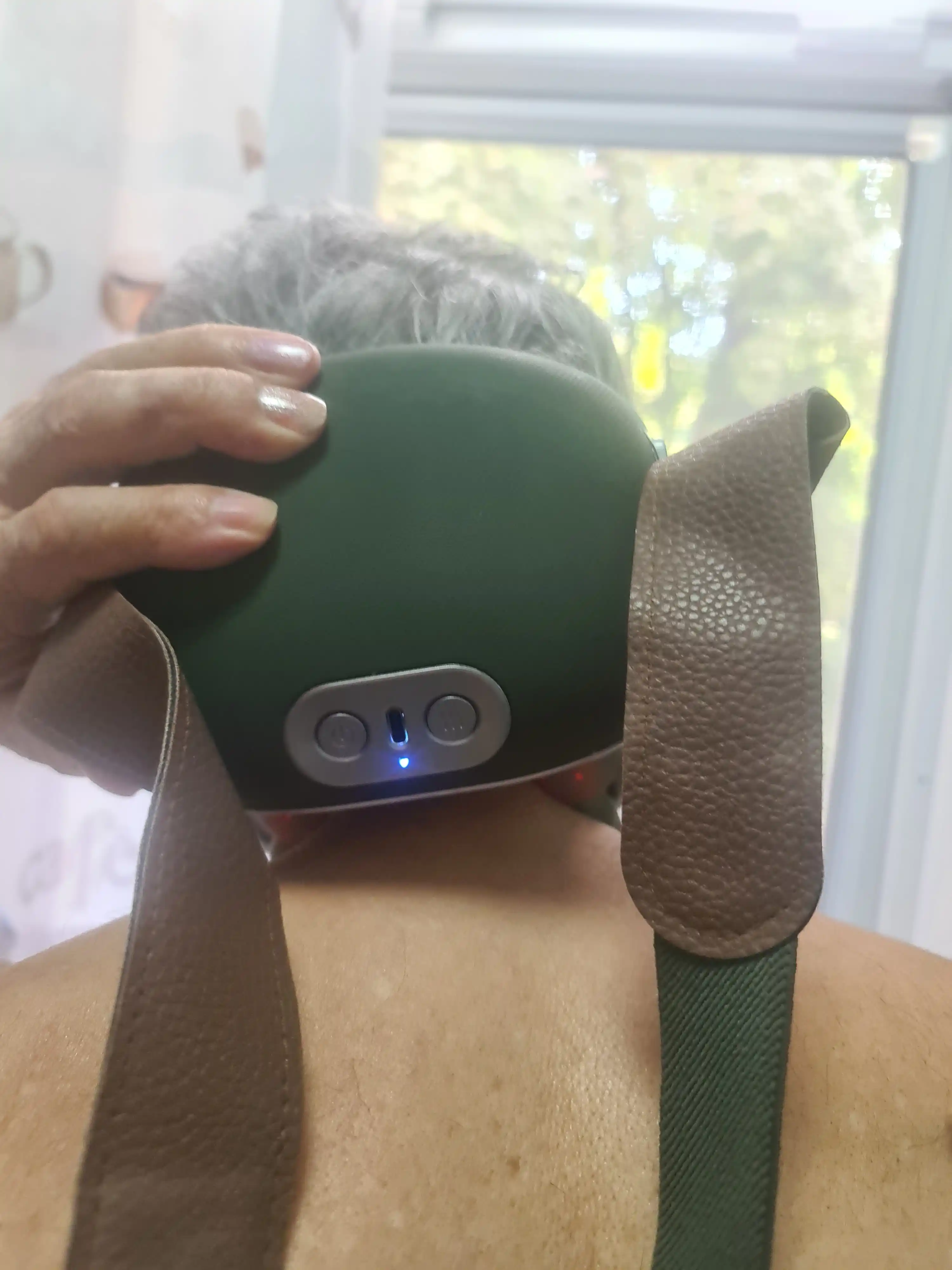Bo‘yin va yelkalar uchun elektr massajyori, isitish funksiyali, aqlli, 3 rejimli