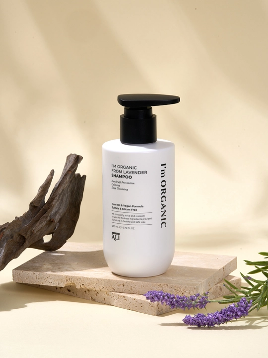 Sulfatsiz va qazg'oqqa qarshi tinchlantiruvchi shampun I'm Organic From Lavender, 200 ml