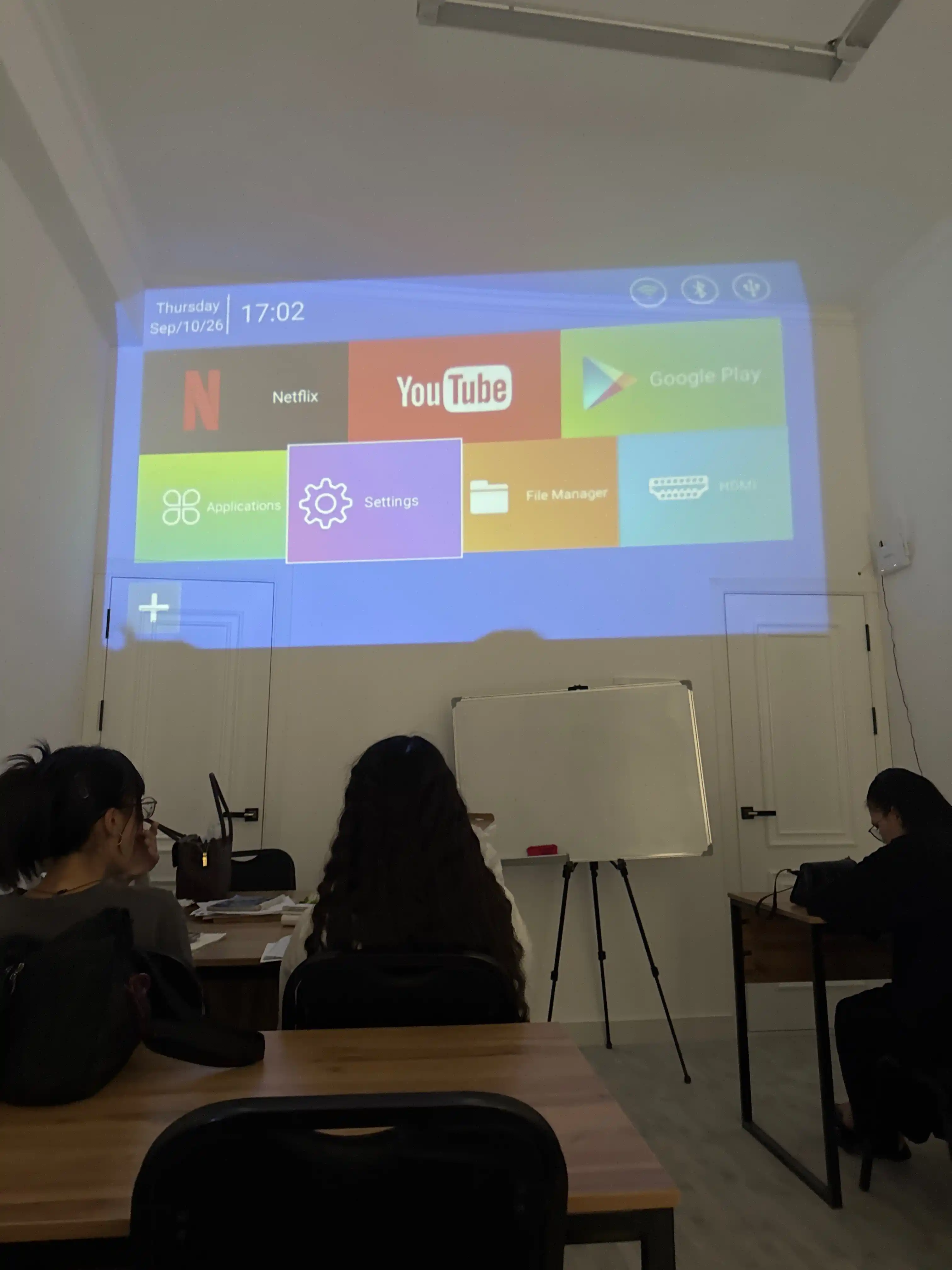 Smart proektor HY300 PRO aqlli proyektor HY300 PRO uy kinoteatri, portativ, Wi-Fi, Android