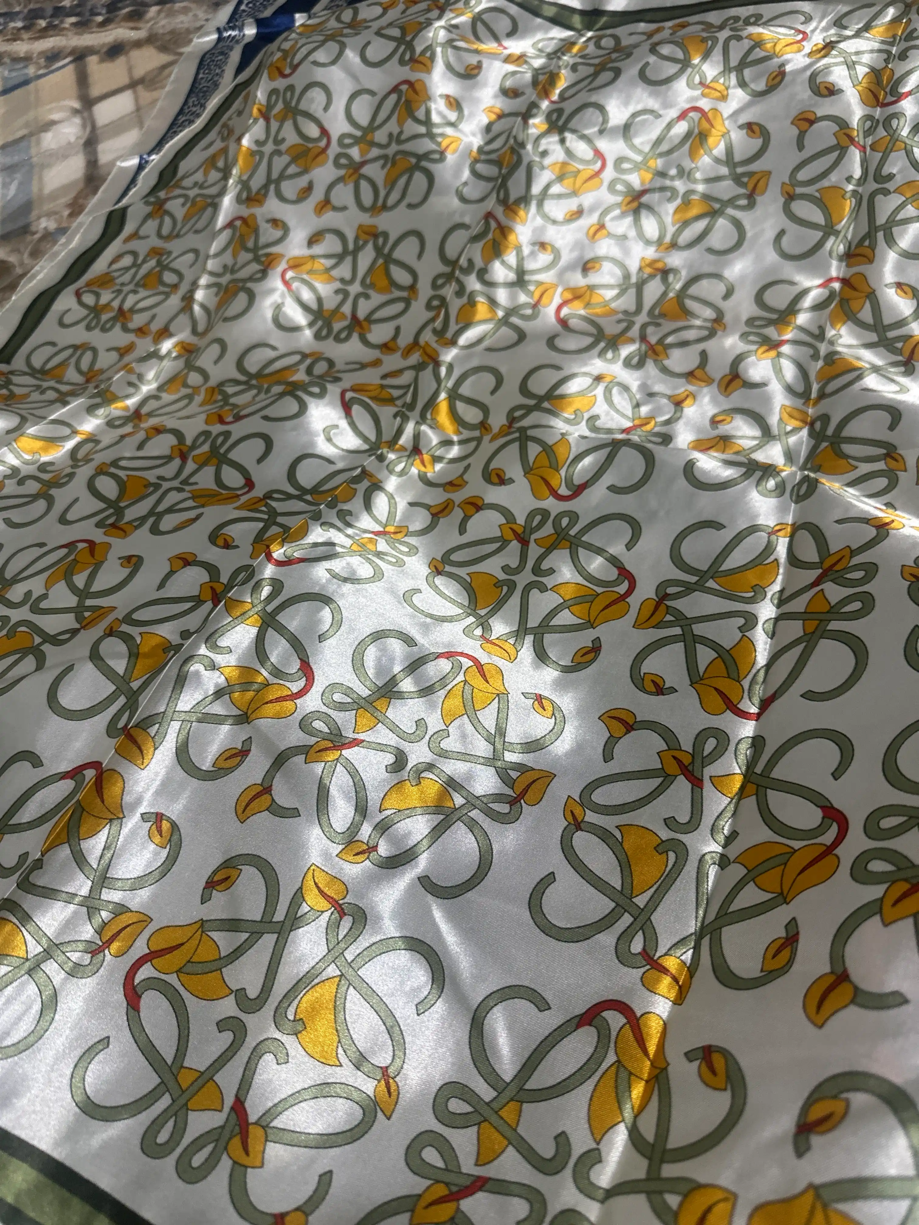 Ayollar va qizlar uchun paxtali ro'mol, sharf, hijob 90x90, rangli gulli naqshli