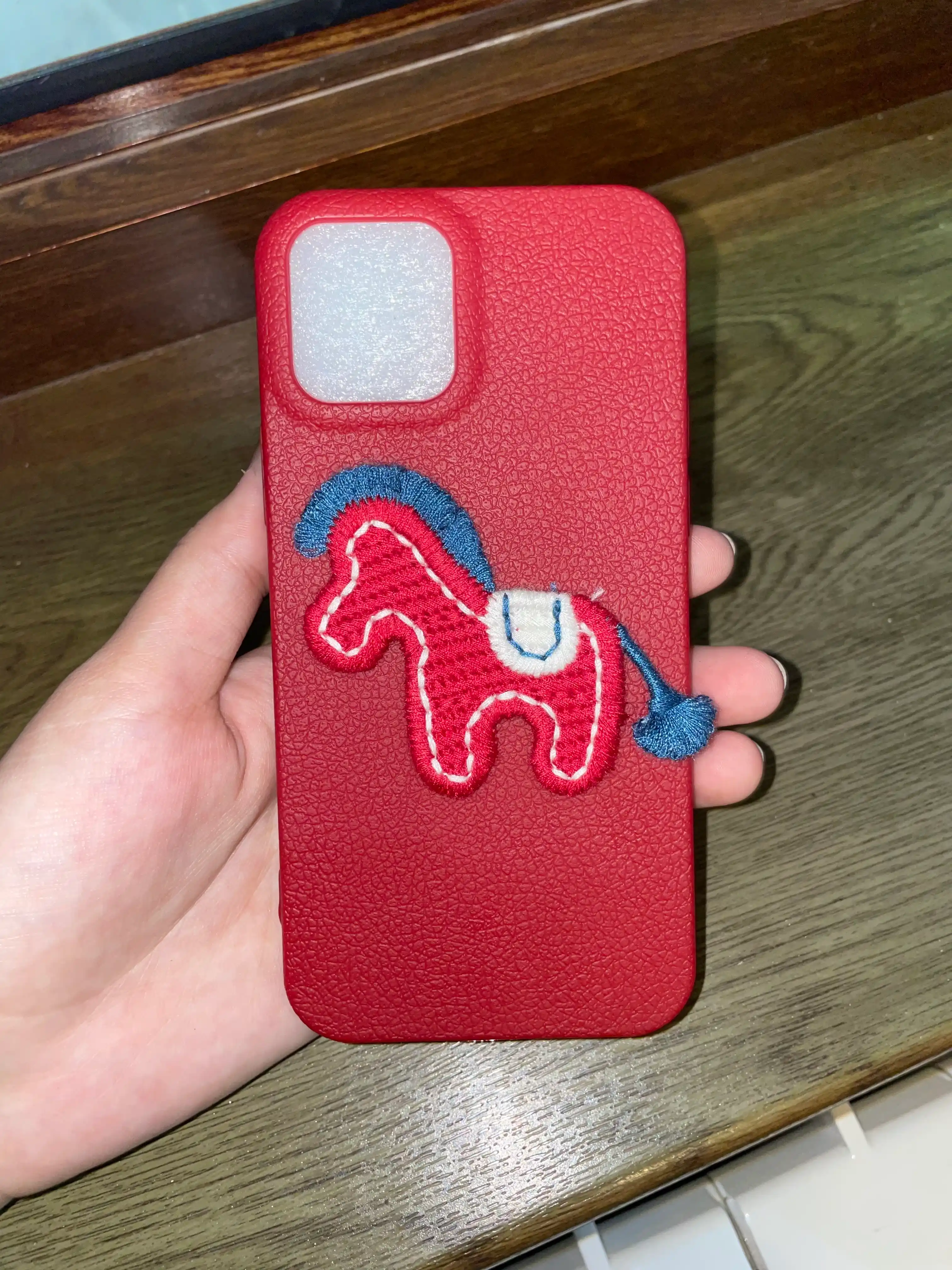 IPhone uchun himoya g‘ilofi, dizaynli case Red Bull, Horse, Statue, iPhone 7–17 Pro Max