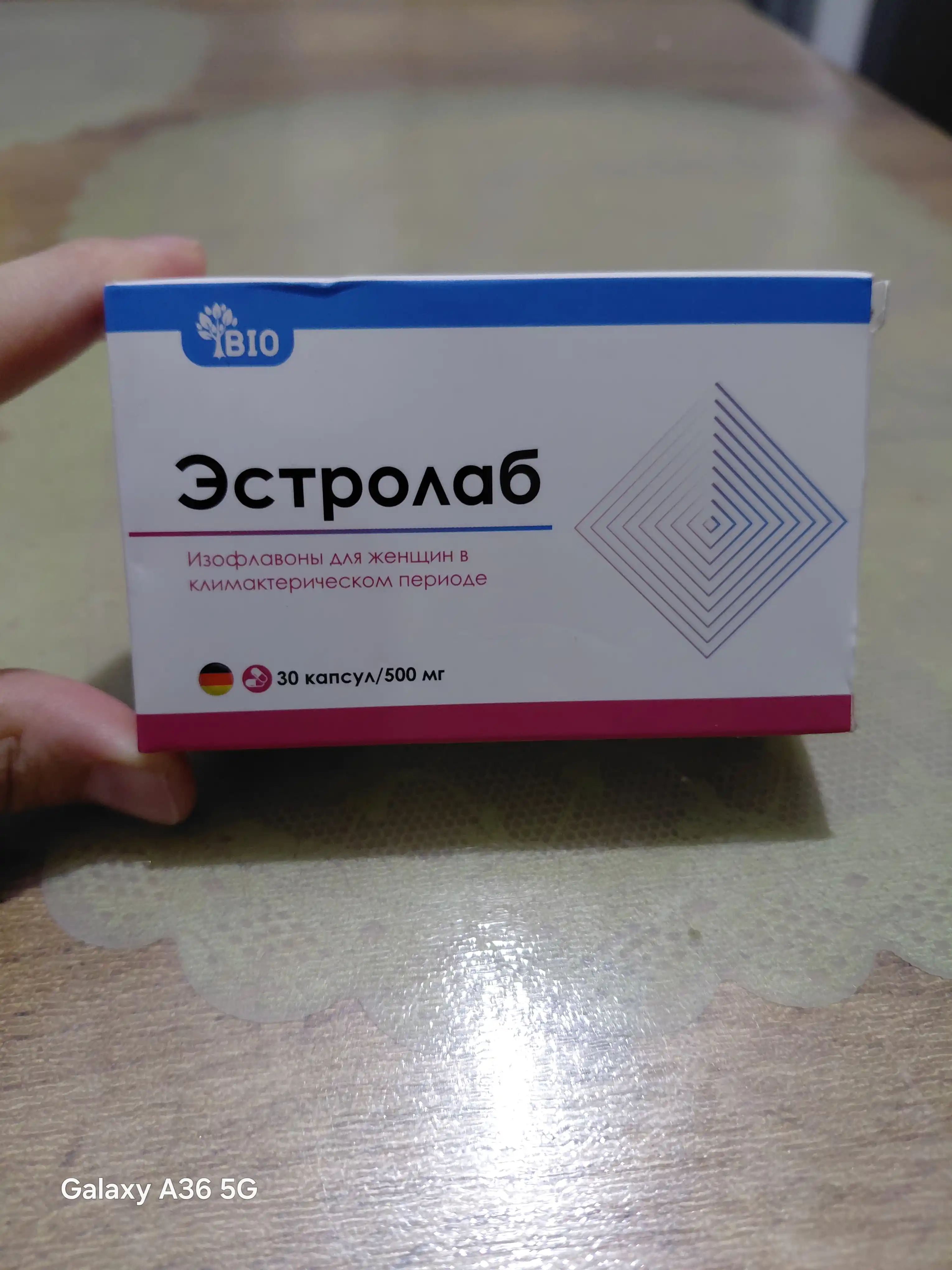 Menopauza davrida ayollar uchun izoflavonlar "Estrolab"