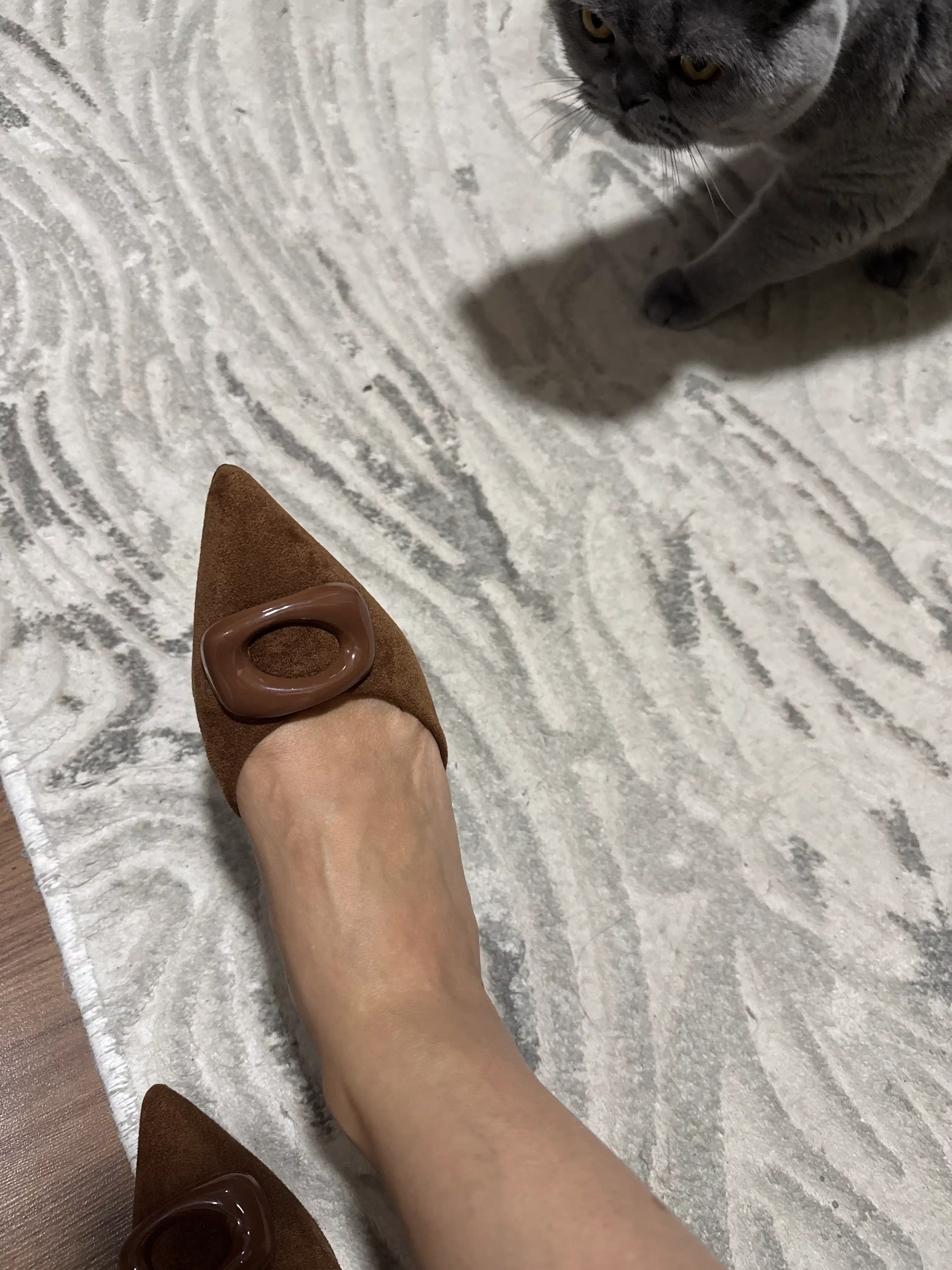 Ayollar slingbeklari, poshnali tuflilar, ayollar tuflilari