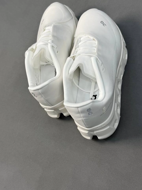 On Cloud Tec krossovka erkaklar uchun, Made in Vietnam, 40–44