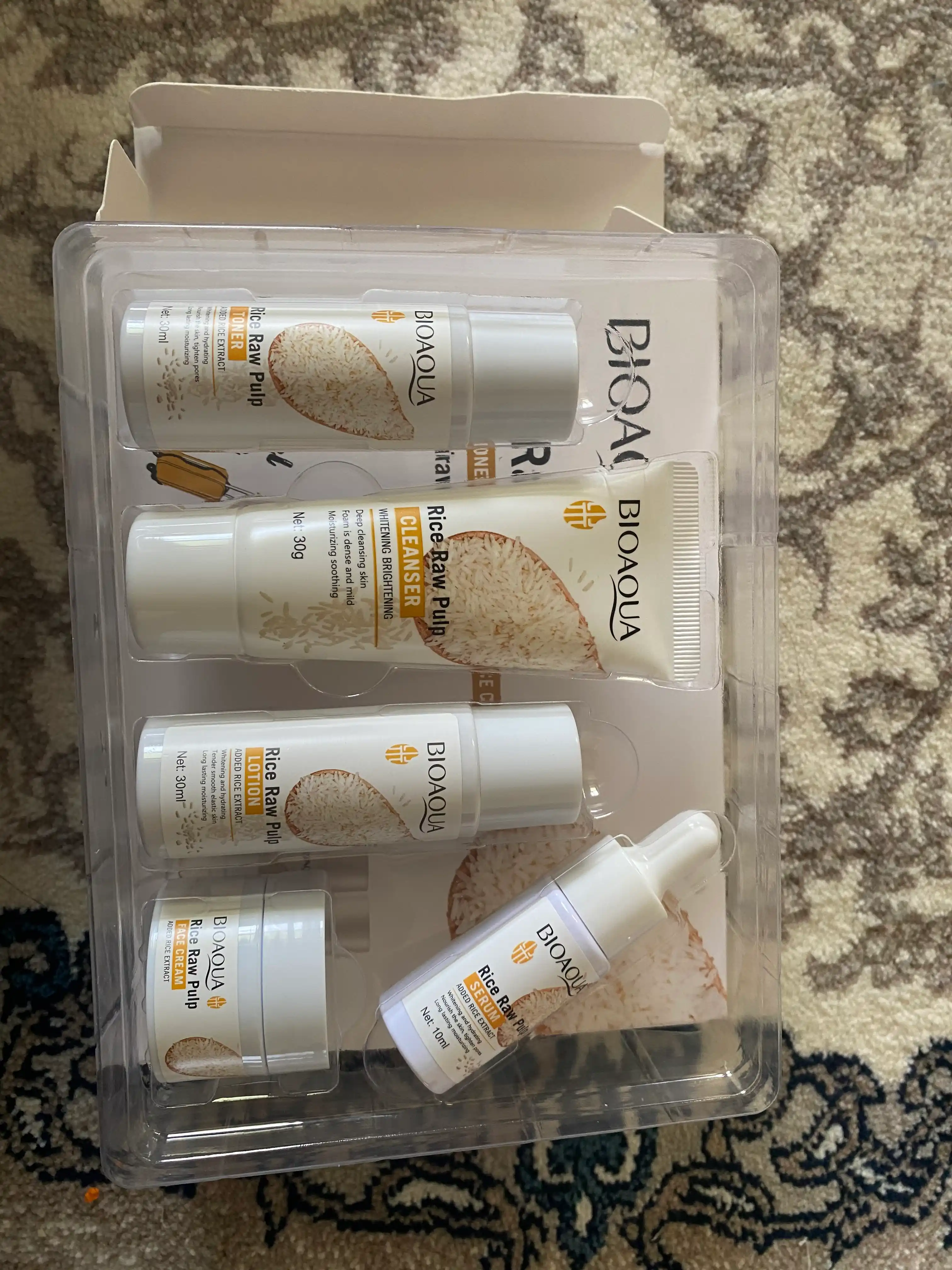 Yuzni parvarishi uchun mini to'plam Bioaqua 5 tasi 1 da, qarishga qarshi, guruch ekstrakti