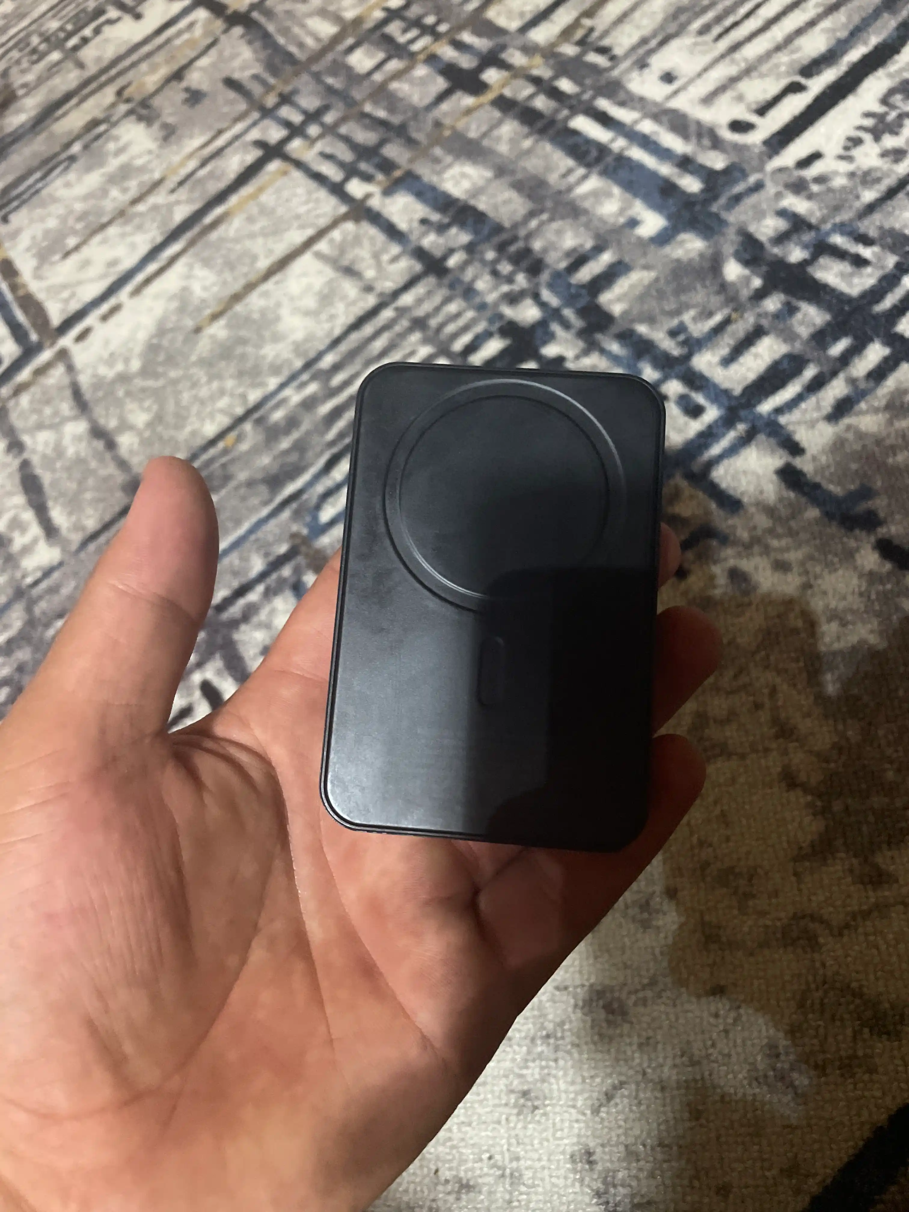 Tashqi akkamulyator, simsiz Power Bank, 10 000 mA/soat , 22.5W quvvatlash, MagSafe