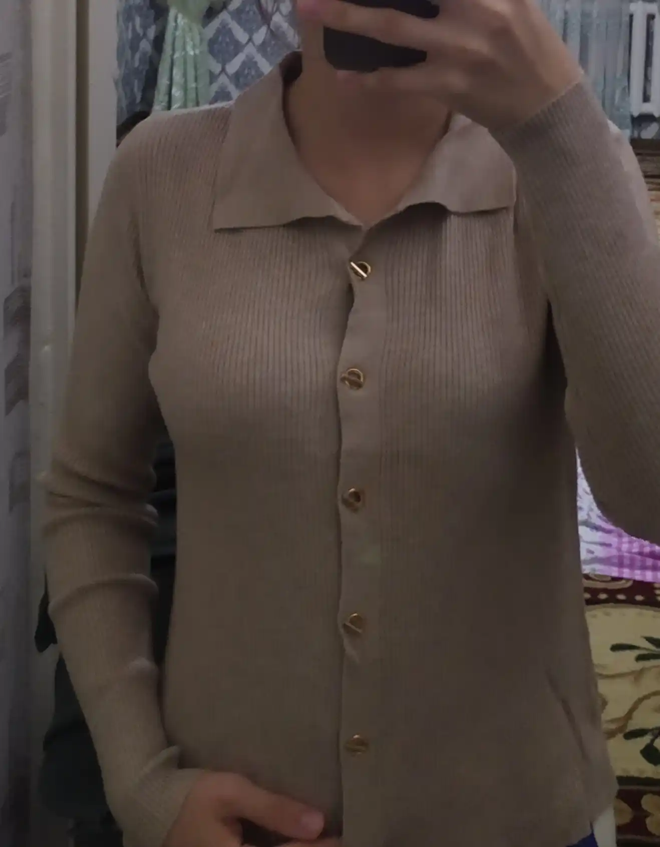 Ayollar svitrlari kuz, qish, bahor uchun standart o'lchamda, tugmali