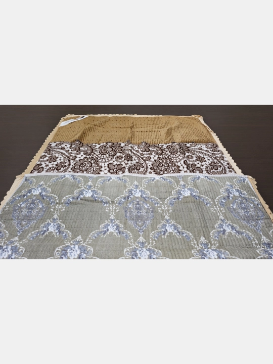 Velyur pokrival 145×220 sm — yumshoq, tegishga yoqimli, ichki tomonida maramor printli.