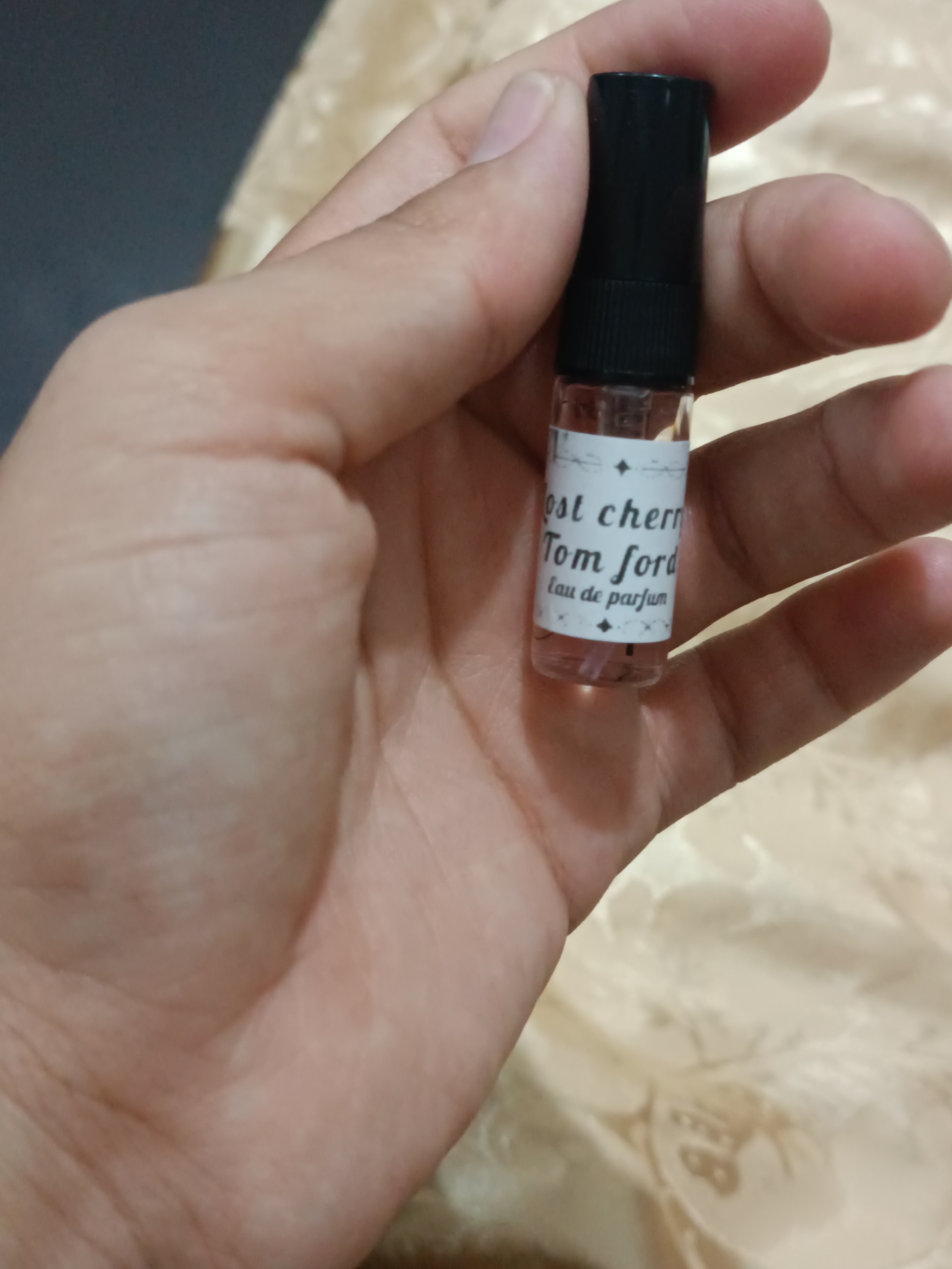 Lost Cherry,ayollar uchun atir, (Raspiv)