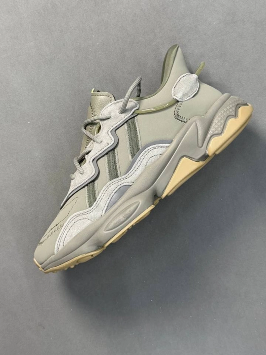 Erkaklar uchun Adidas krossovkalari, Xitoyda ishlab chiqarilgan, o‘lchamlari 40-44