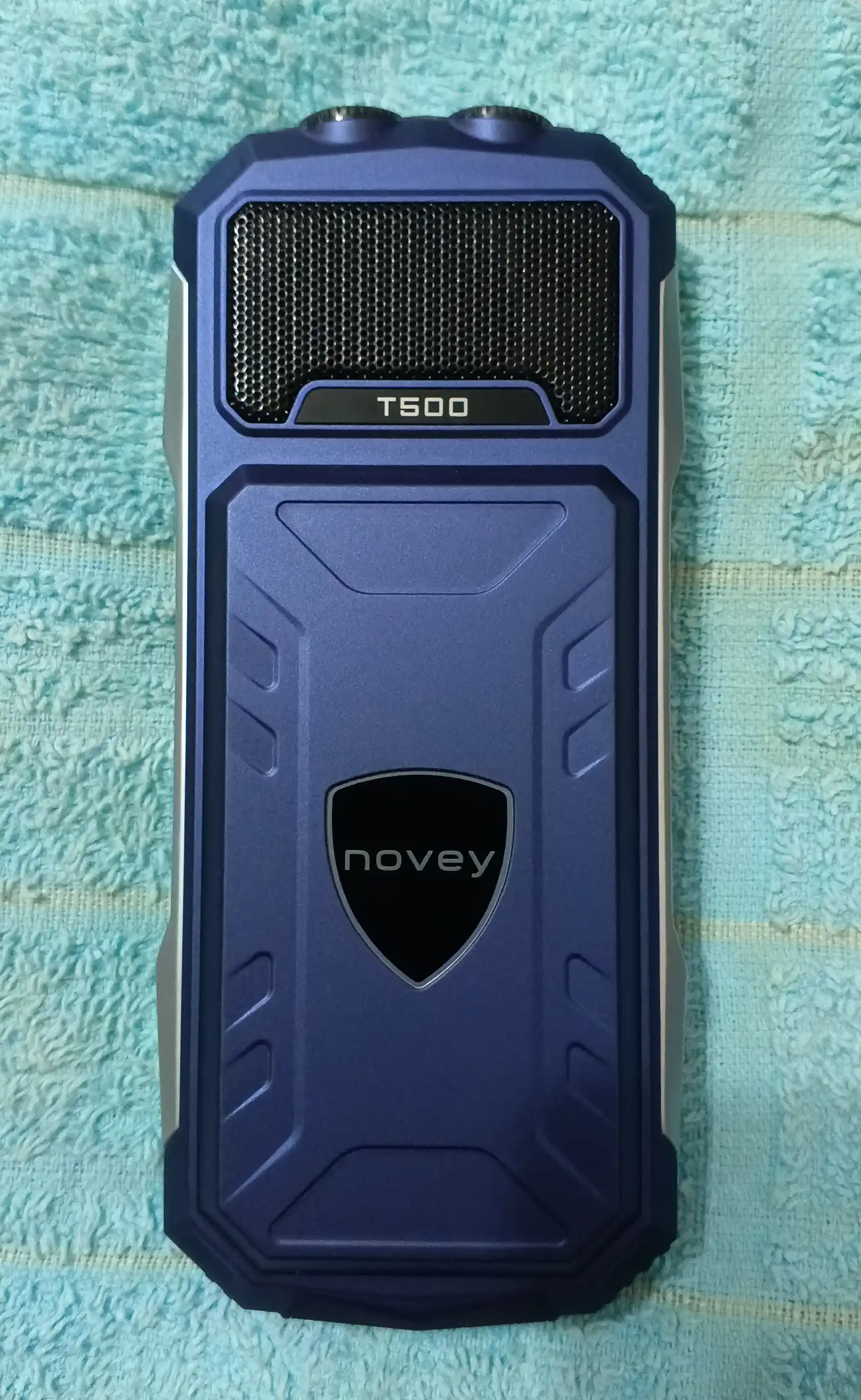 Knopkali telefon Novey T500, kamerasiz