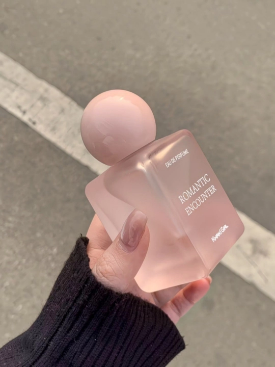 Parfyumlangan suv, Atir, Ayollar atiri, xushbo'y atir, romantik atir, parfyumeriya, parfum - 