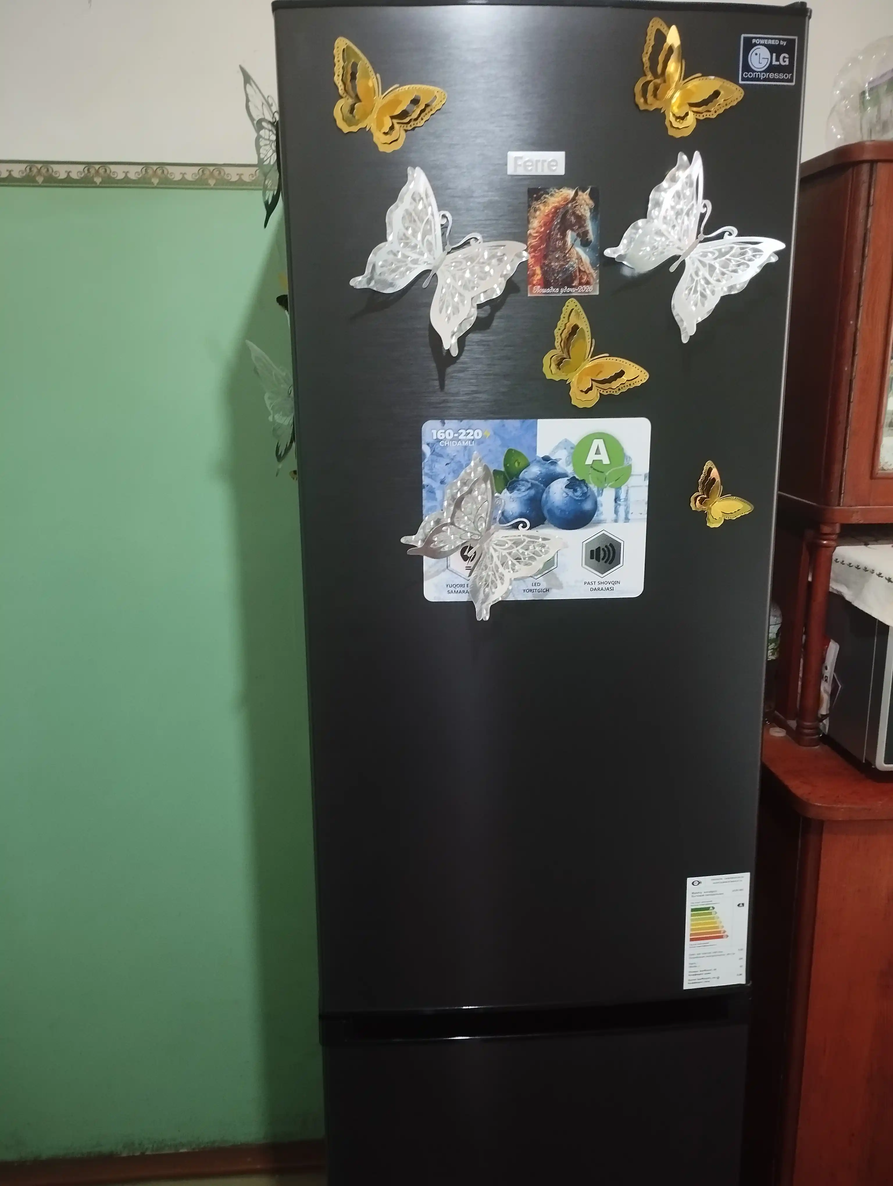 Sovutgich Ferre UCR 365: 290L, LG kompressor, A sinf, balandligi 189 sm, shovqinsiz 41 dB