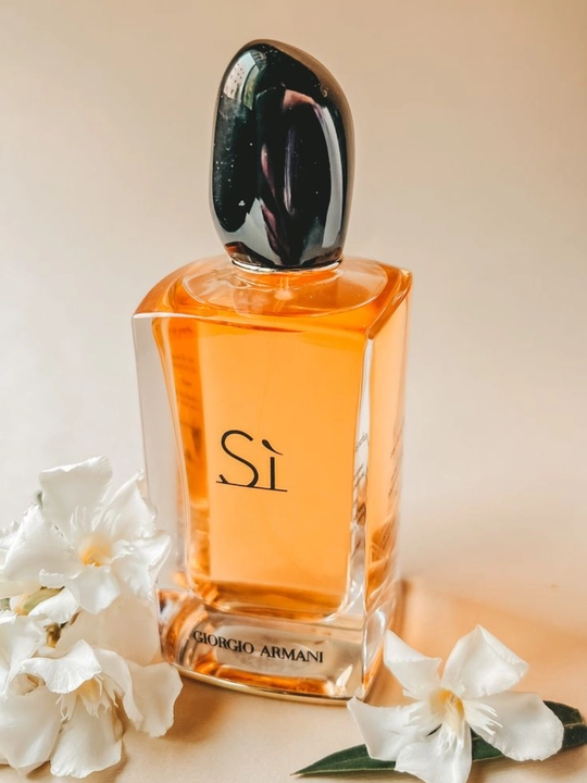 Giorgio Armani Sì ayollar atiri, Eau de Parfum, qora smorodina va vanil, 3–100 ml