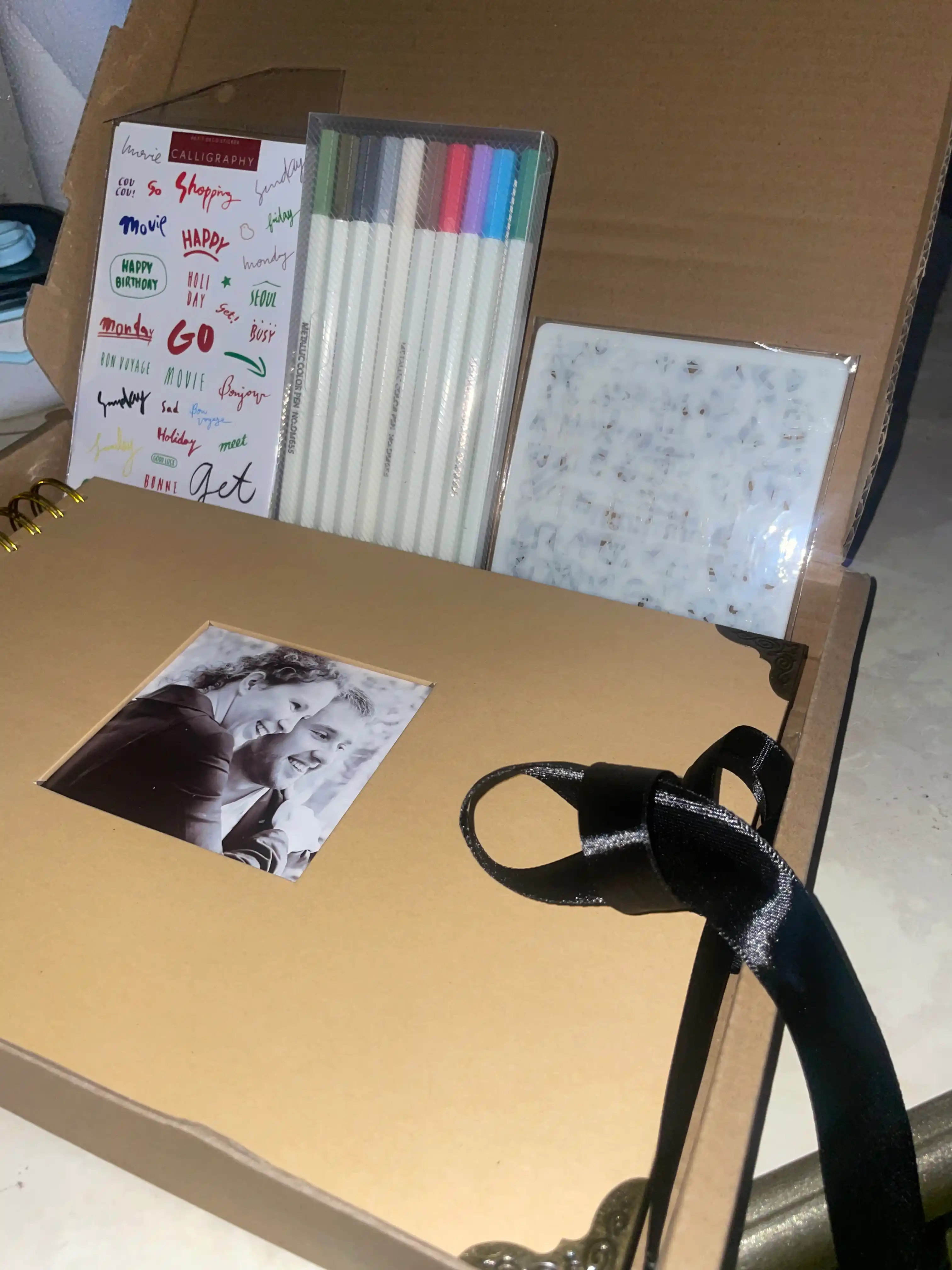 Bolalar, oila, to'y uchun fotoalbom, rasmlar uchun albom, sketchbuk, qora varaqlar bilan