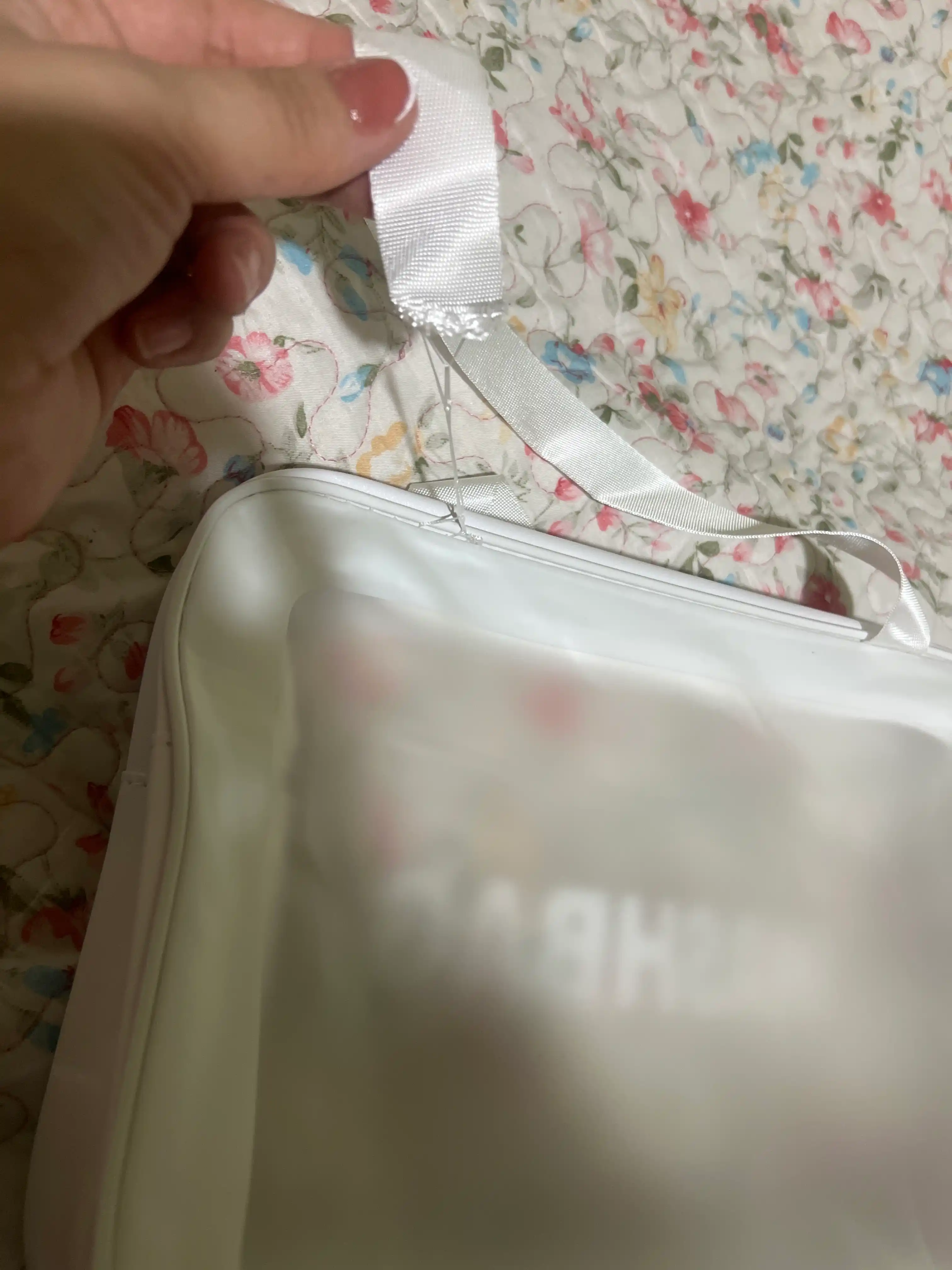 “WASHBAG”  3 xil o‘lchamli va 4 rangli suv o‘tkazmaydigan kosmetik sumkalar  (PVX-neylon)