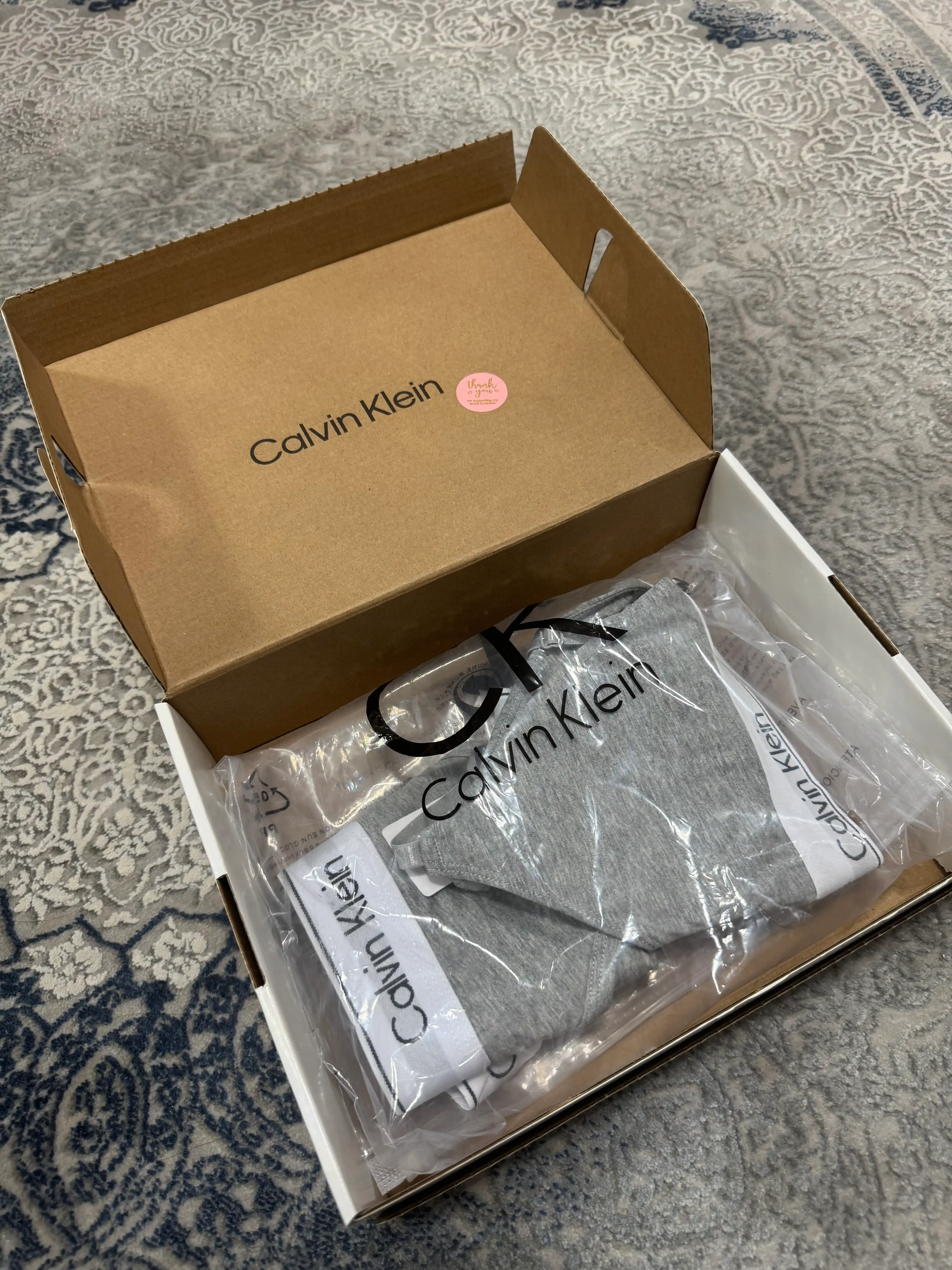 Ayollar uchun Calvin Klein sport ichki kiyimi — yumshoq paxta va ajoyib moslashuv