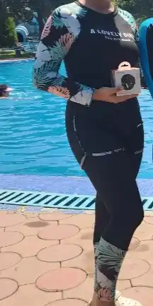 Burkini ayollar uchun yopiq 3 tasi 1 da suzish kupalnik legins va UV himoyali tunika bilan