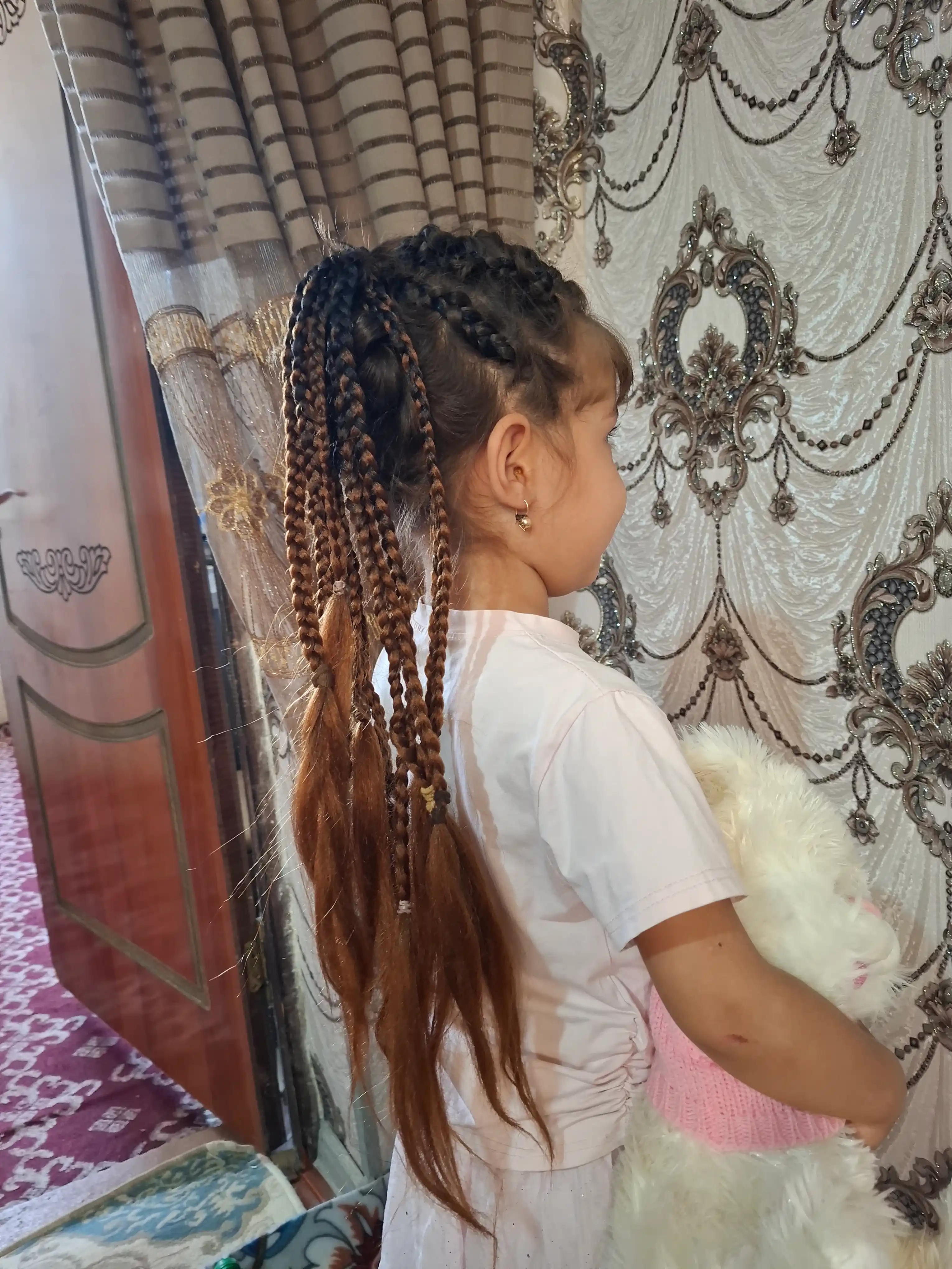 Tabiiy ko‘rinishdagi uzun ulama soch ulama