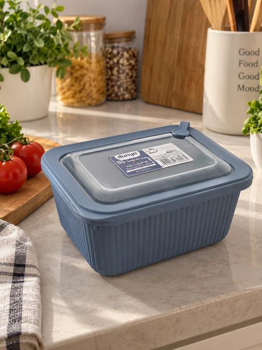 Контейнер для хранения продуктов, с герметичной крышкой и клапаном