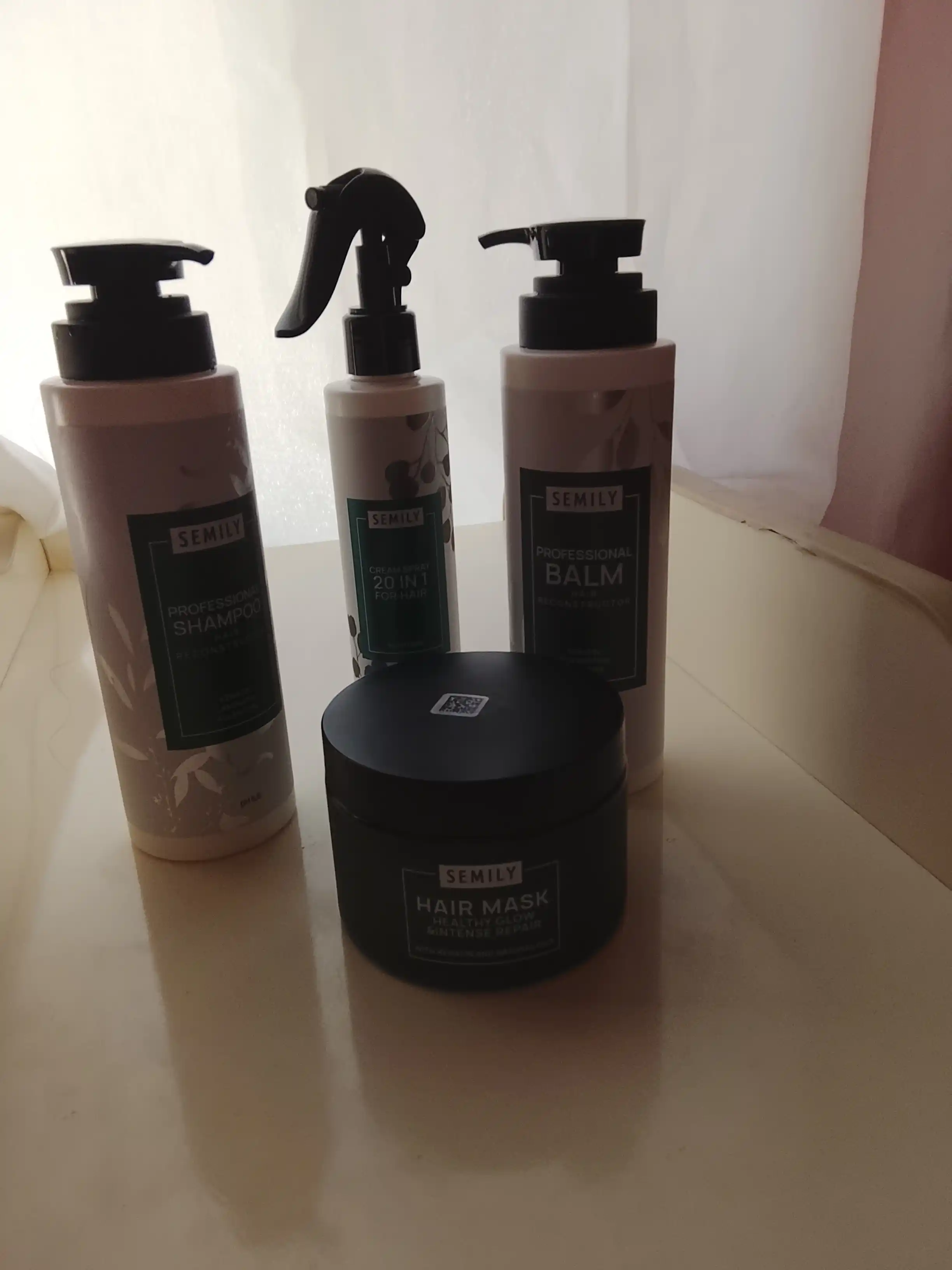 SEMILY soch spreyi, sochlarni issiqlikdan himoyalovchi xushbo‘y krem, soch parvarishi uchun 200 ml