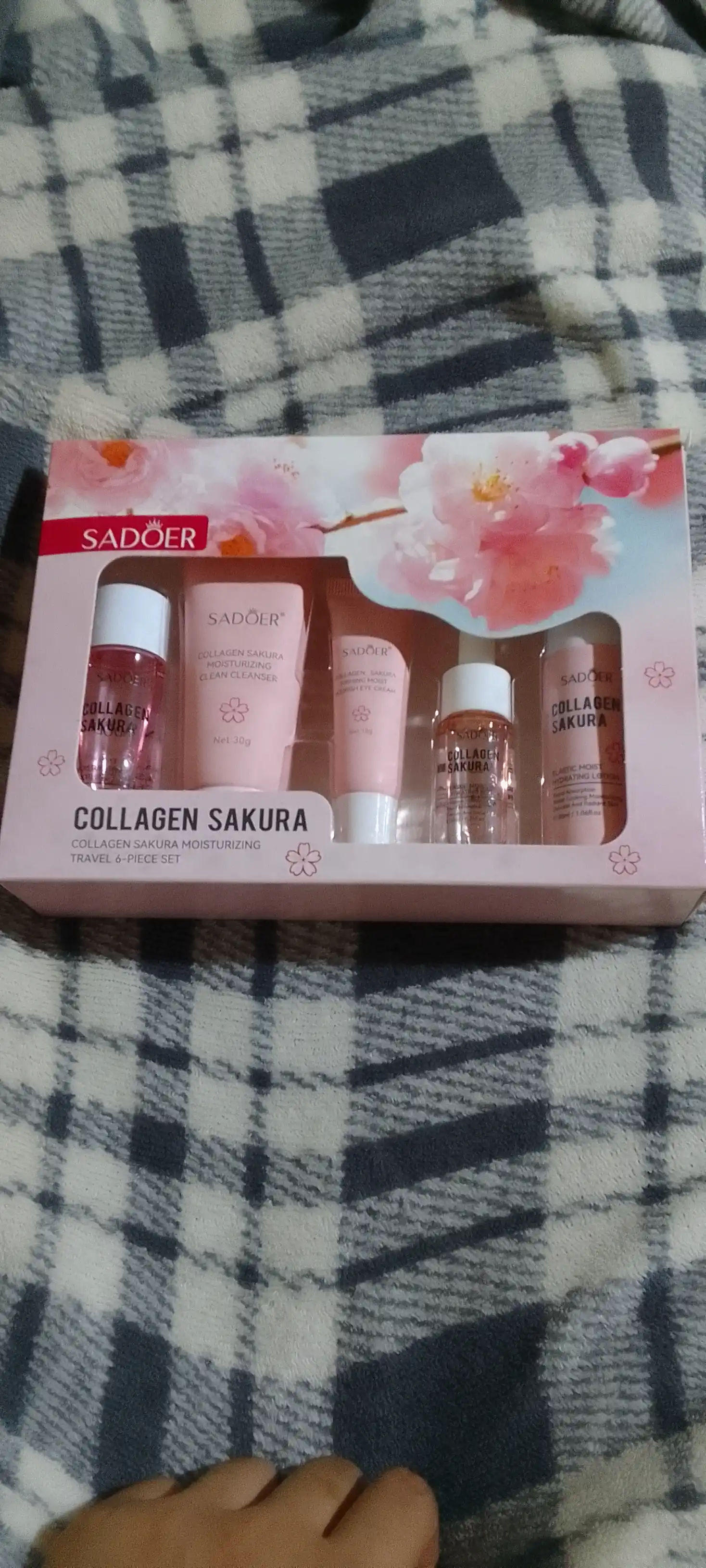 Collagen Sakura подарочный набор 6 в 1 для увлажнения и ухода за кожей лица
