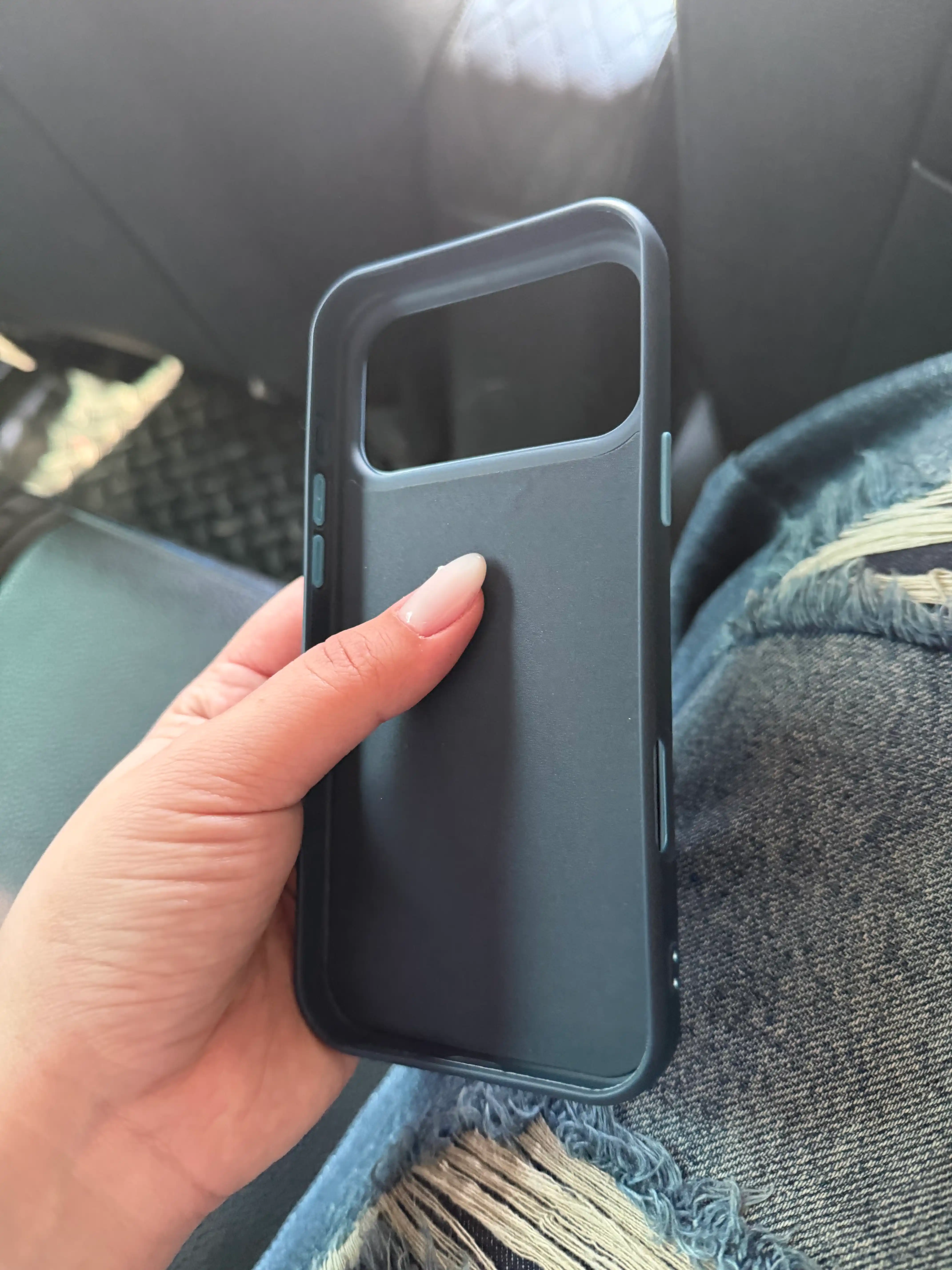 IPhone 17 Pro Max silikon chexol,g'ilof, aniq kesmalar, ishonchli himoya, yoqimli tekstura