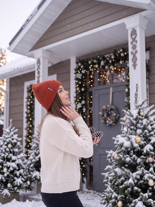 Ayollar bosh kiyimi va qizlar uchun qishki shapka Snowl Liana