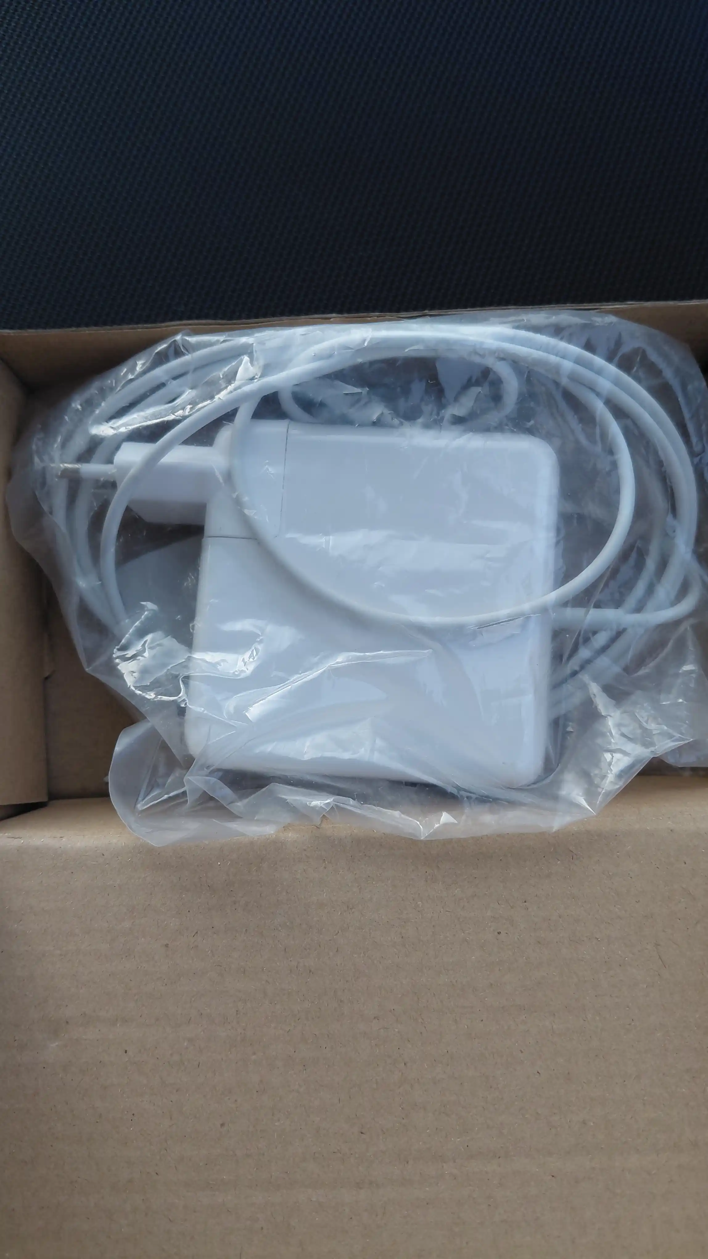 Зардка для MacBook 2 45W,60W,85W