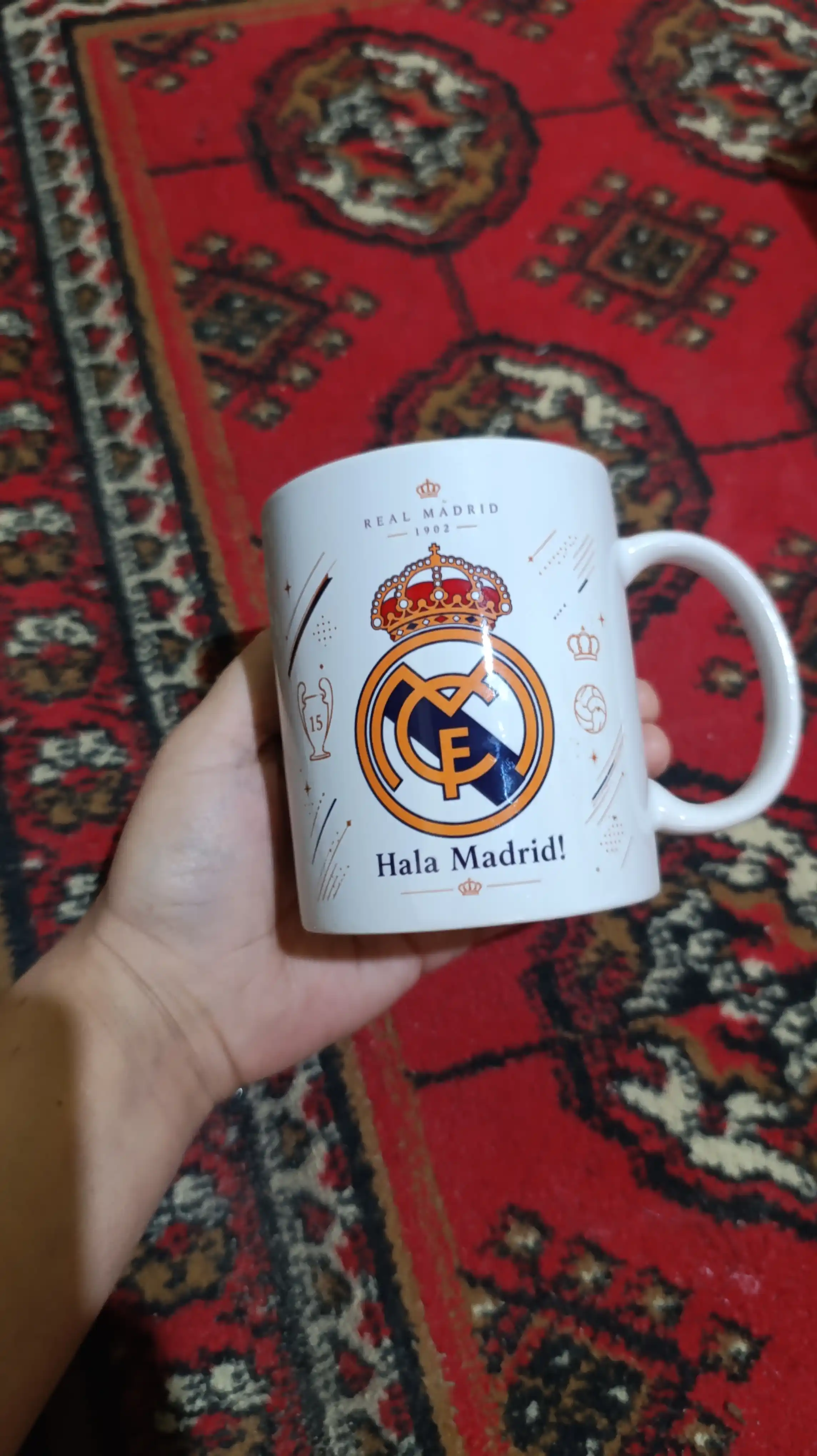 Кружка Giftory с логотипами футбольных клубов: Real Madrid, Barcelona и другие, 330 мл