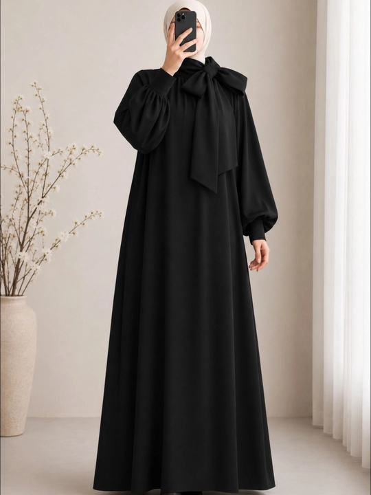 Ayollar uchun uzun ko‘ylak-abaya, katta bantli, keng yengli, qora va to‘q qizil rangli - 